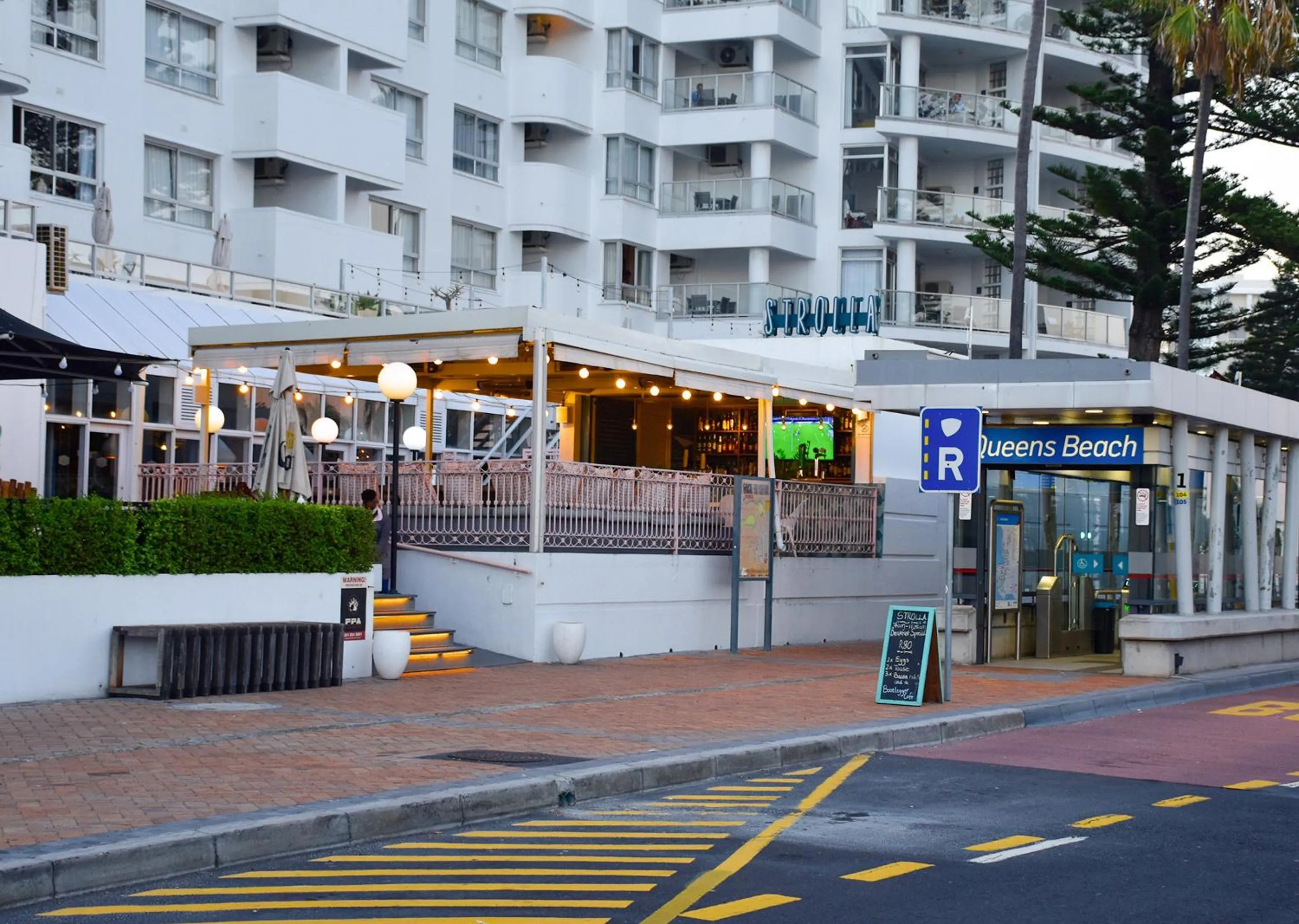 Property building in Peninsula All Suite Hotel by Dream Resorts