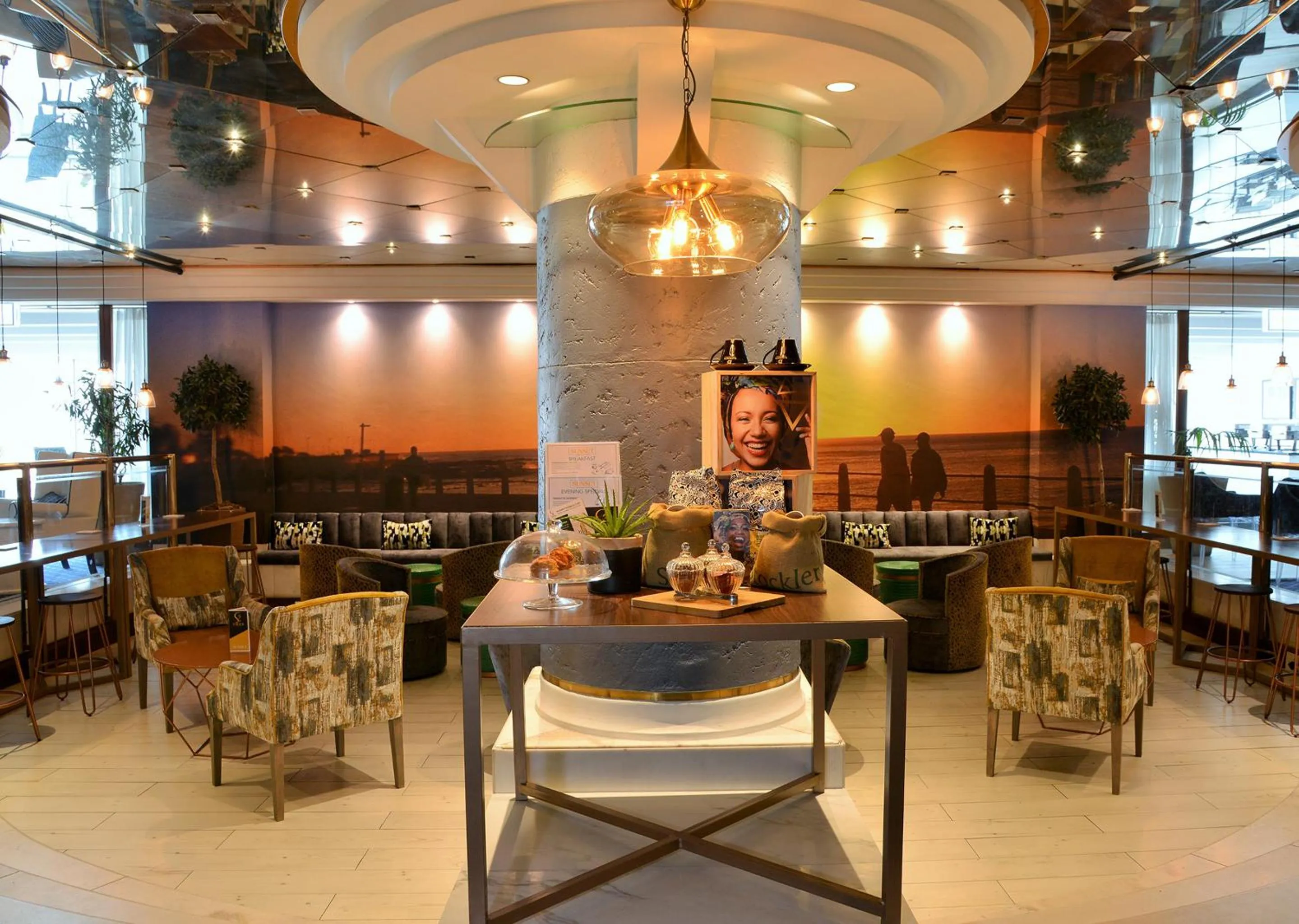 Restaurant/places to eat in Peninsula All Suite Hotel by Dream Resorts