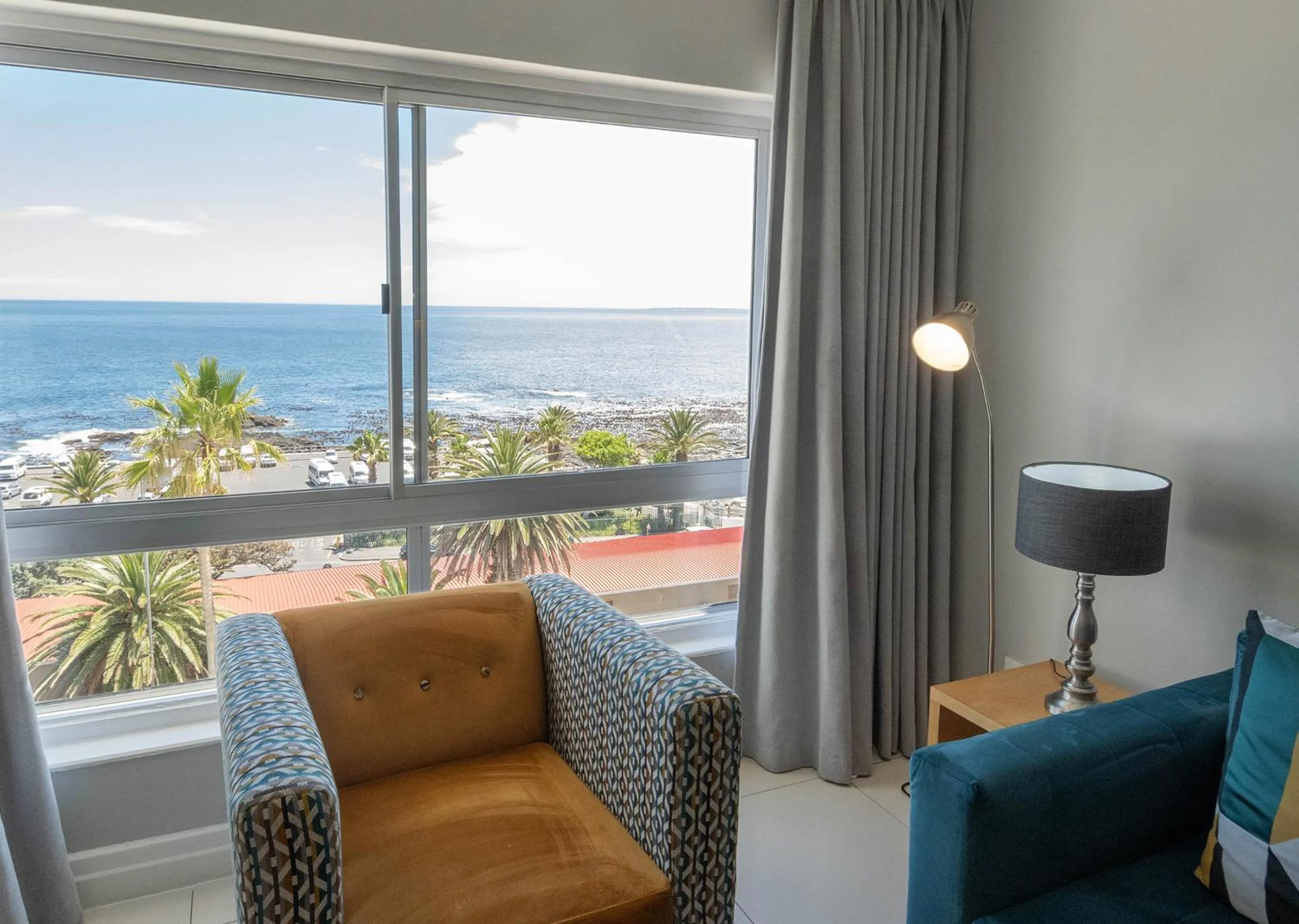 Day in Peninsula All Suite Hotel by Dream Resorts