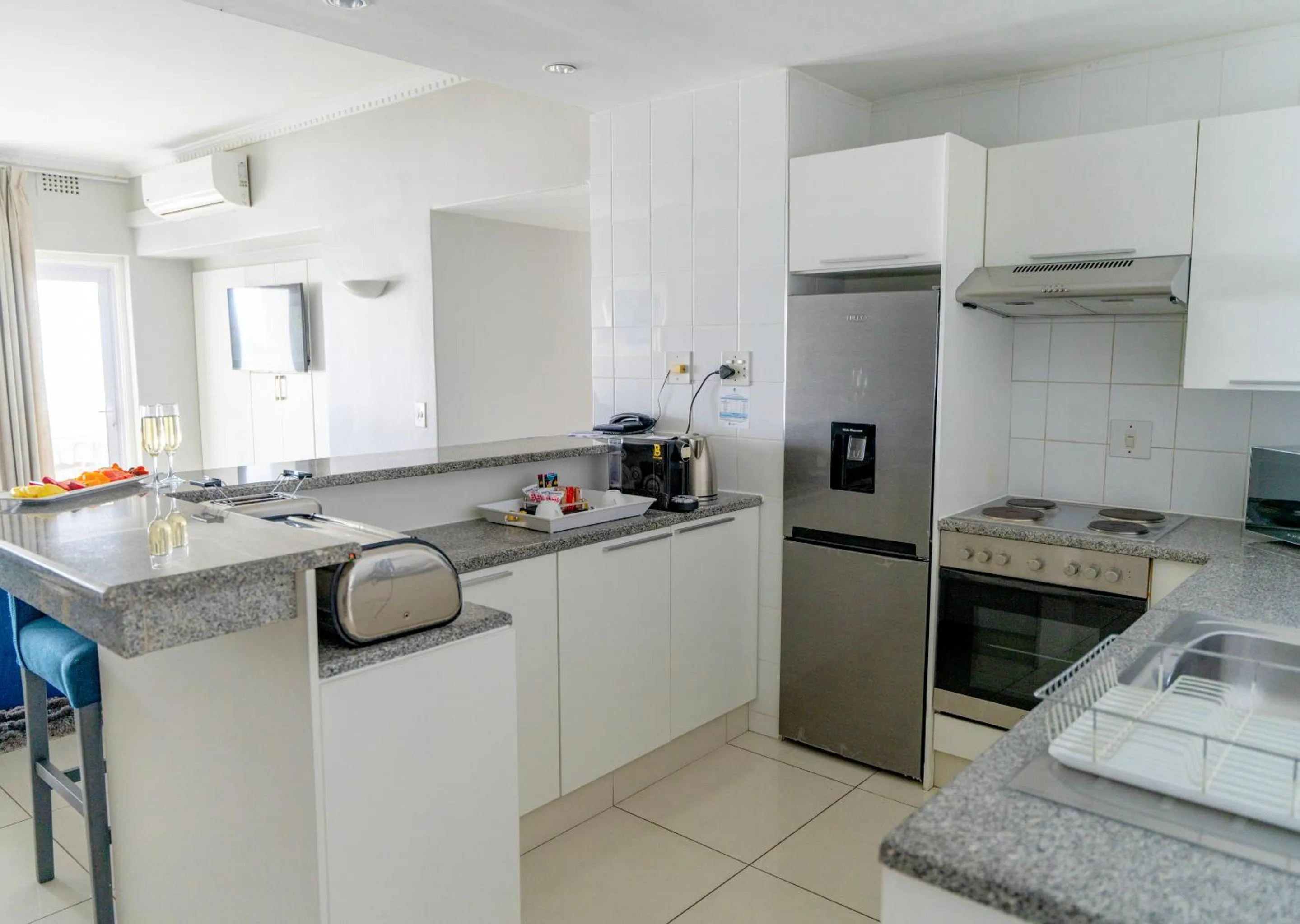 Coffee/tea facilities in Peninsula All Suite Hotel by Dream Resorts