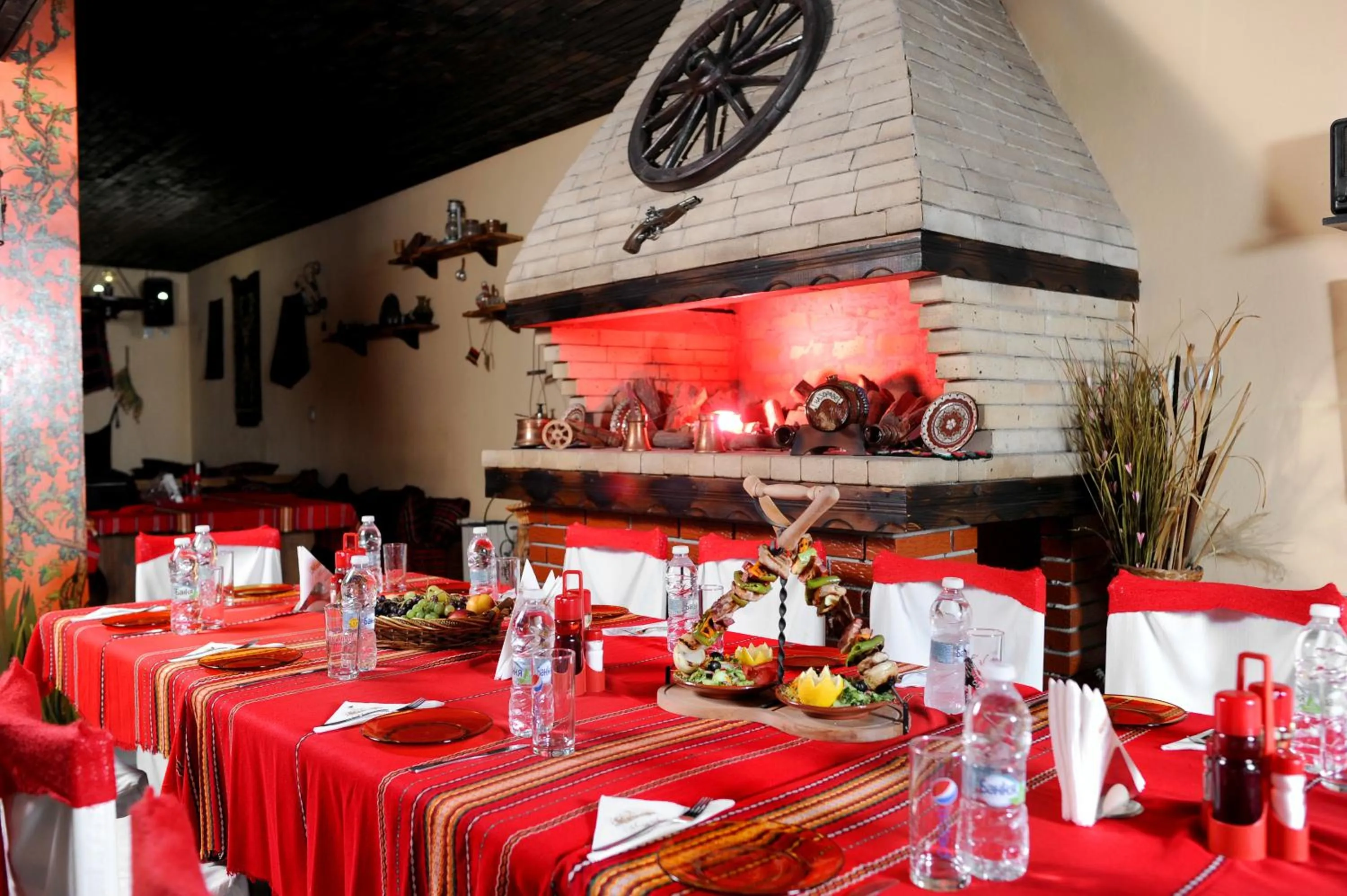 Restaurant/places to eat in Hotel Simona Complex