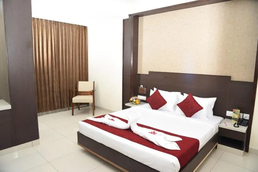 Deluxe Room - single occupancy in Rathna Residency