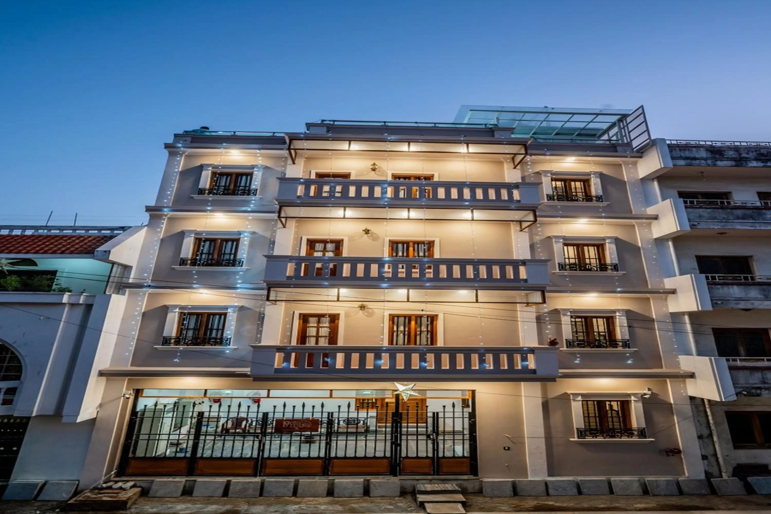 Property building in 19VillaMira