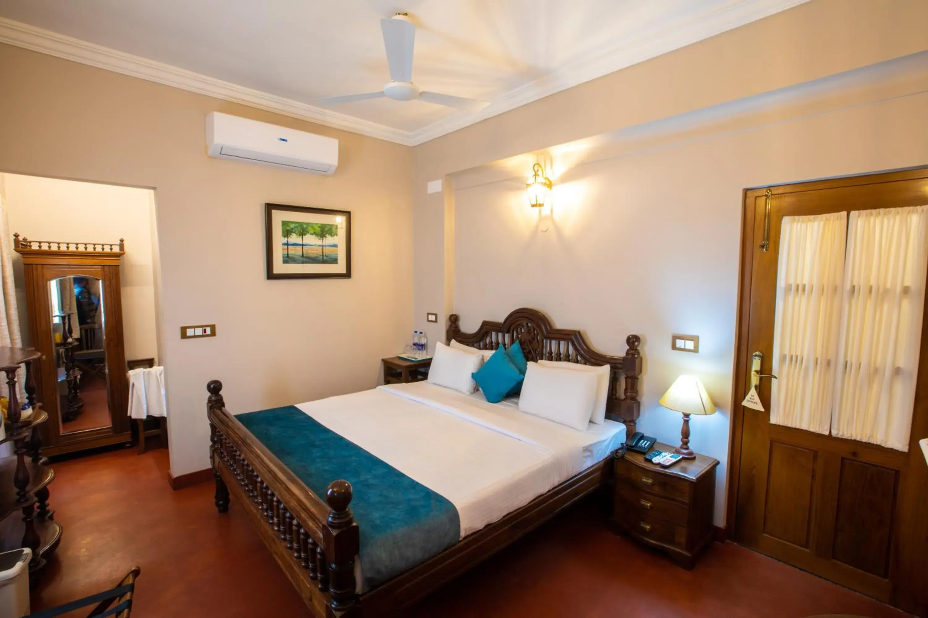 Deluxe Double Room with Balcony in 19VillaMira Deluxe Double Room with Balcony in 19VillaMira