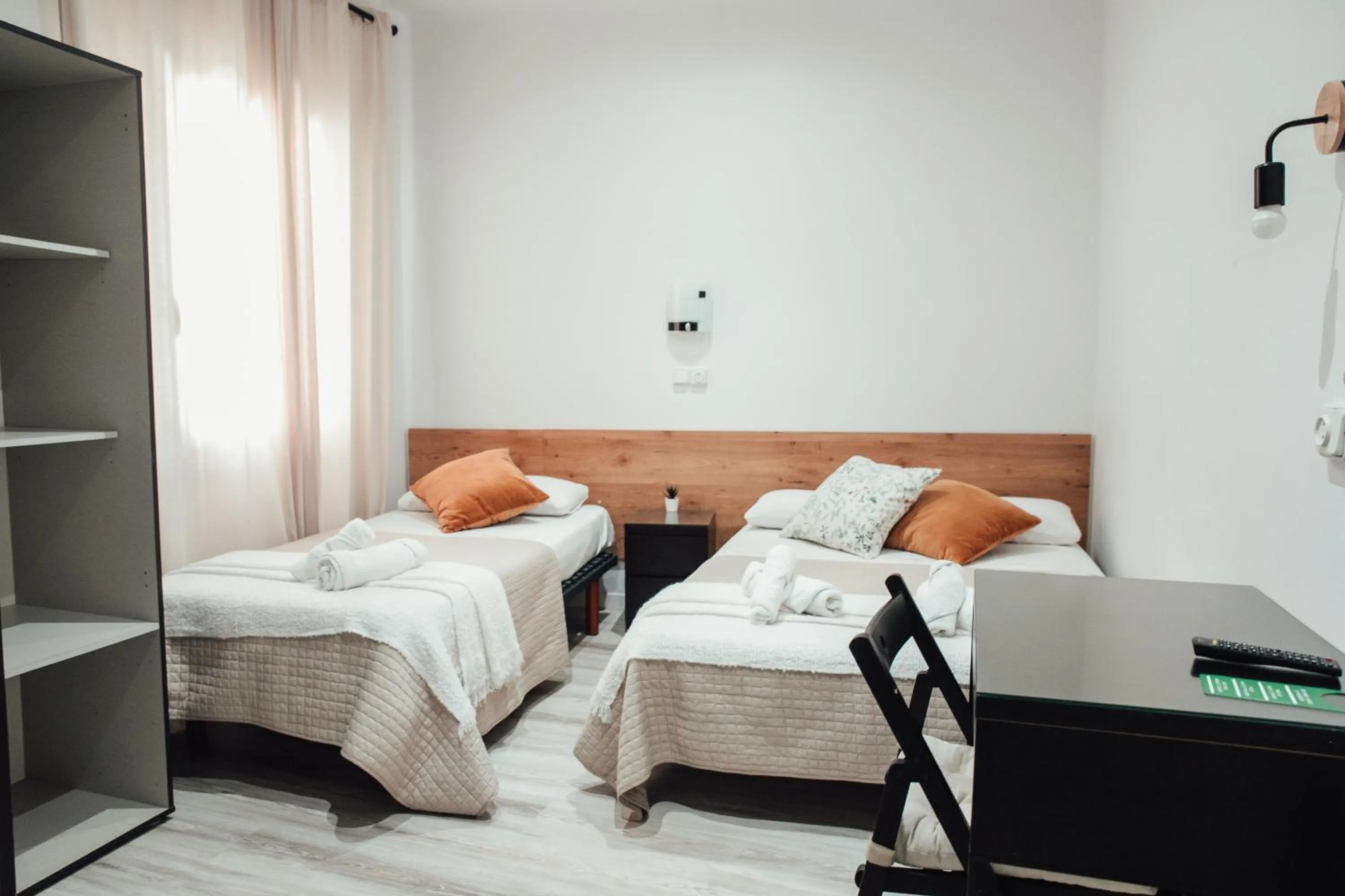 Bed in Hostal Ruta de Francia