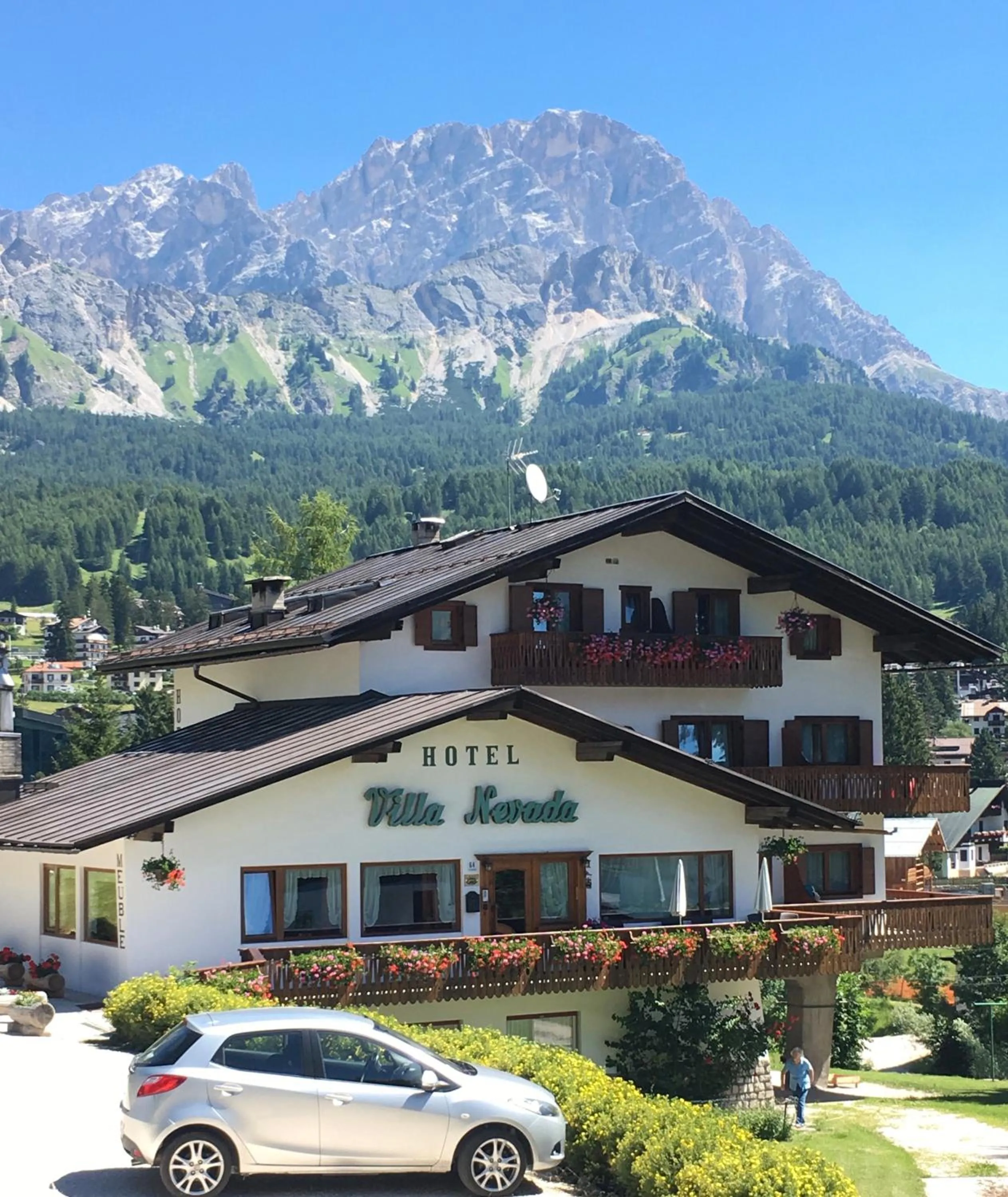Property building in Hotel Villa Nevada