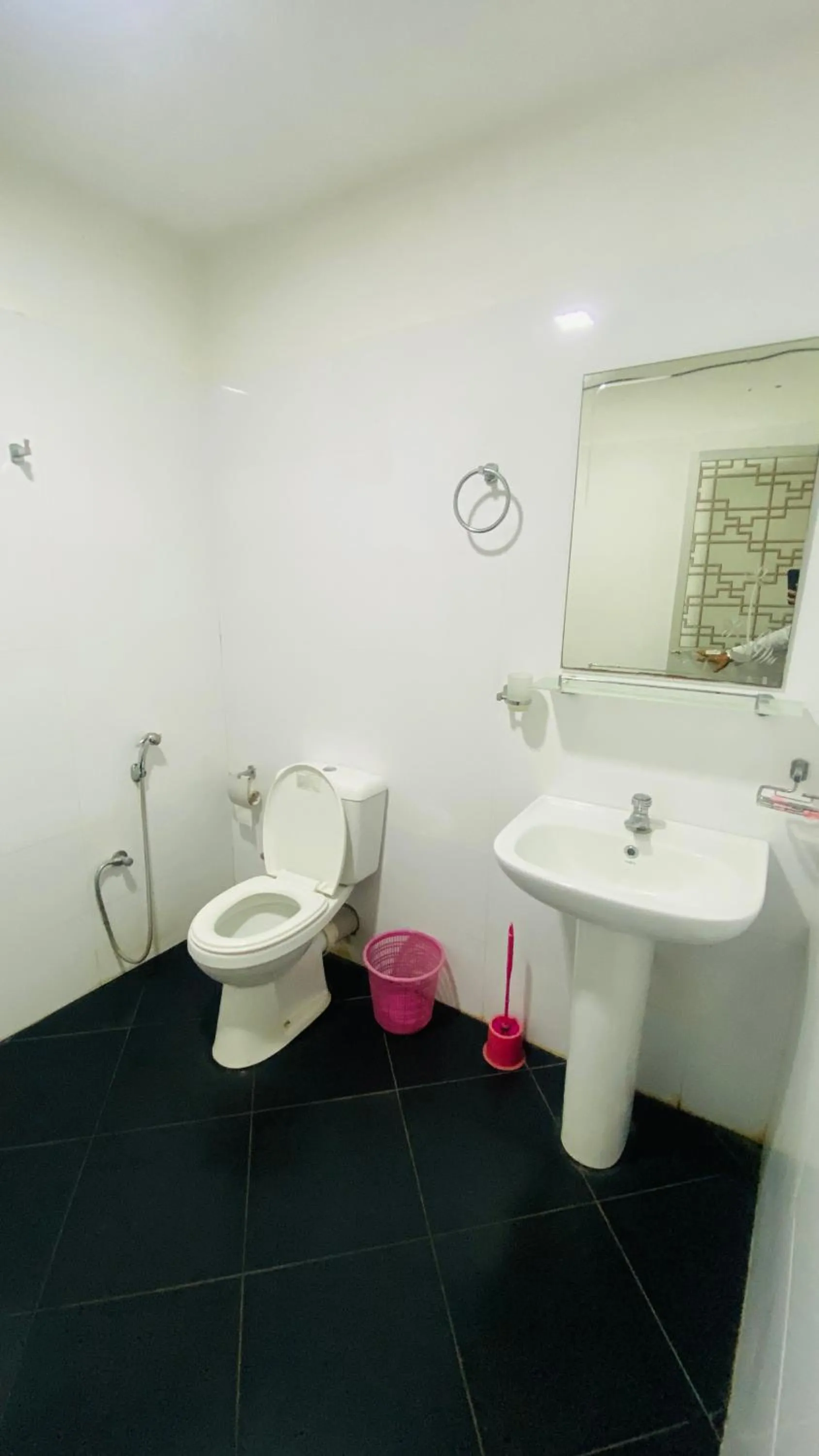Single Room with Private External Bathroom - single occupancy in Summer Salt Hiriketiya