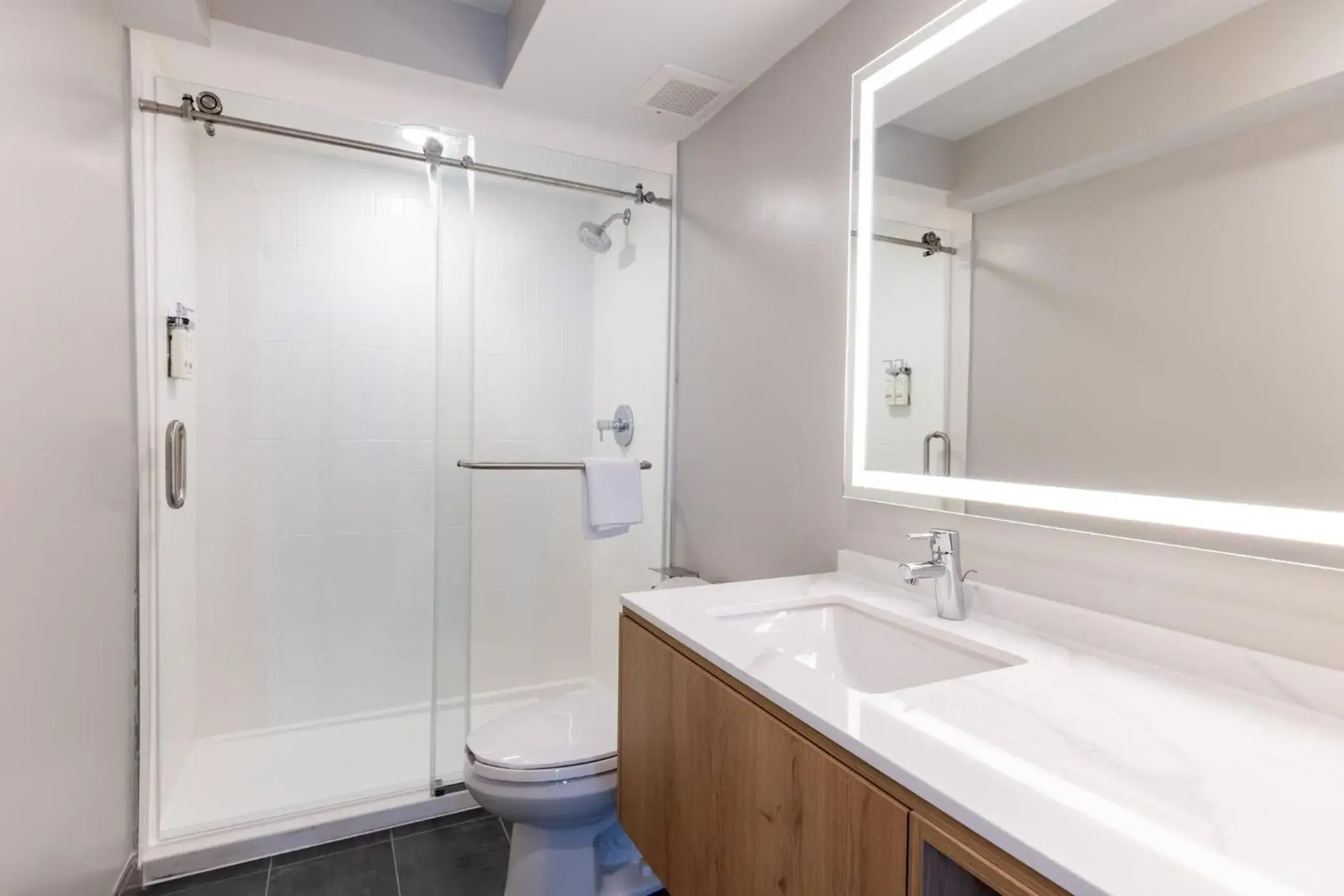 Bathroom in Staybridge Suites London by IHG Bathroom in Staybridge Suites London by IHG