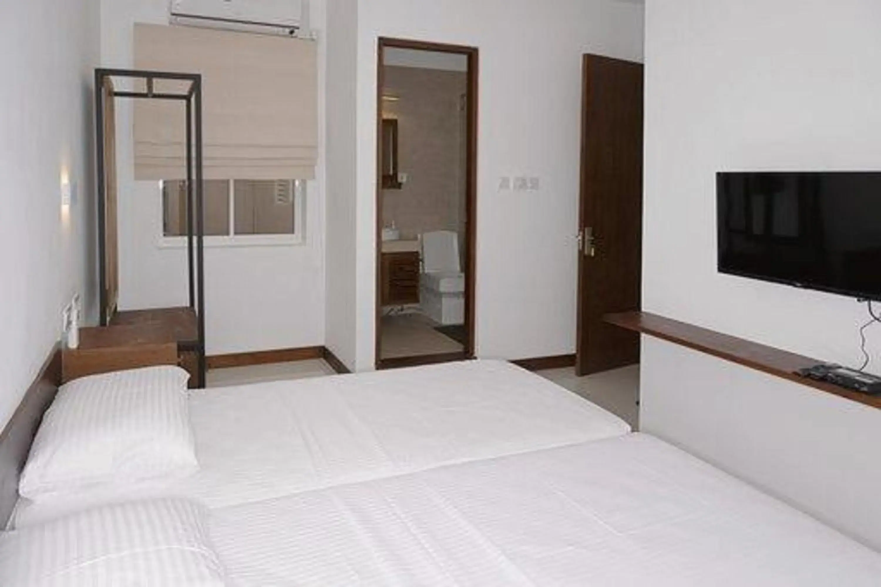 Standard Twin Room in Visakha 6 Standard Twin Room in Visakha 6