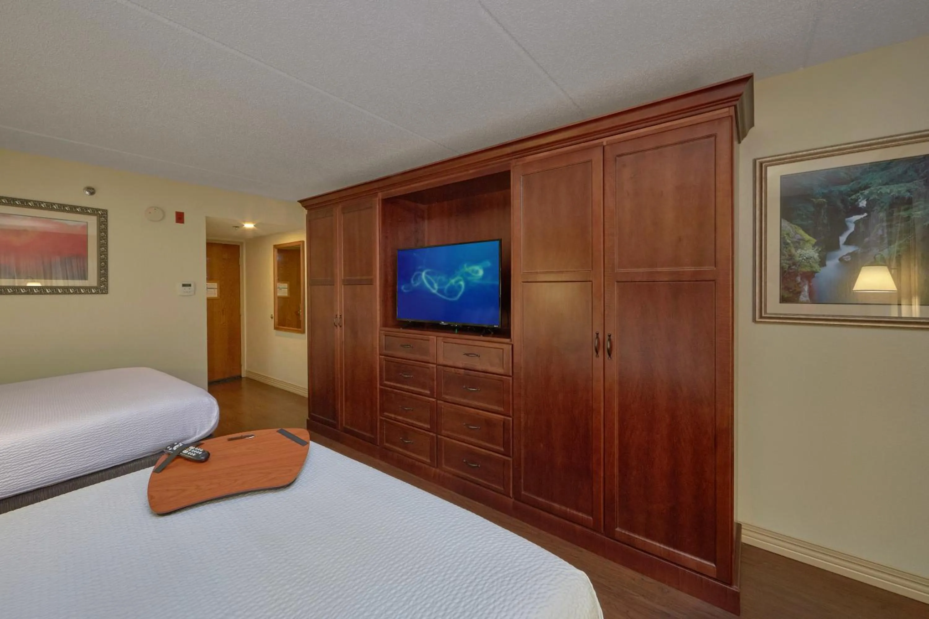 Bedroom, Bed in The Inn On The River