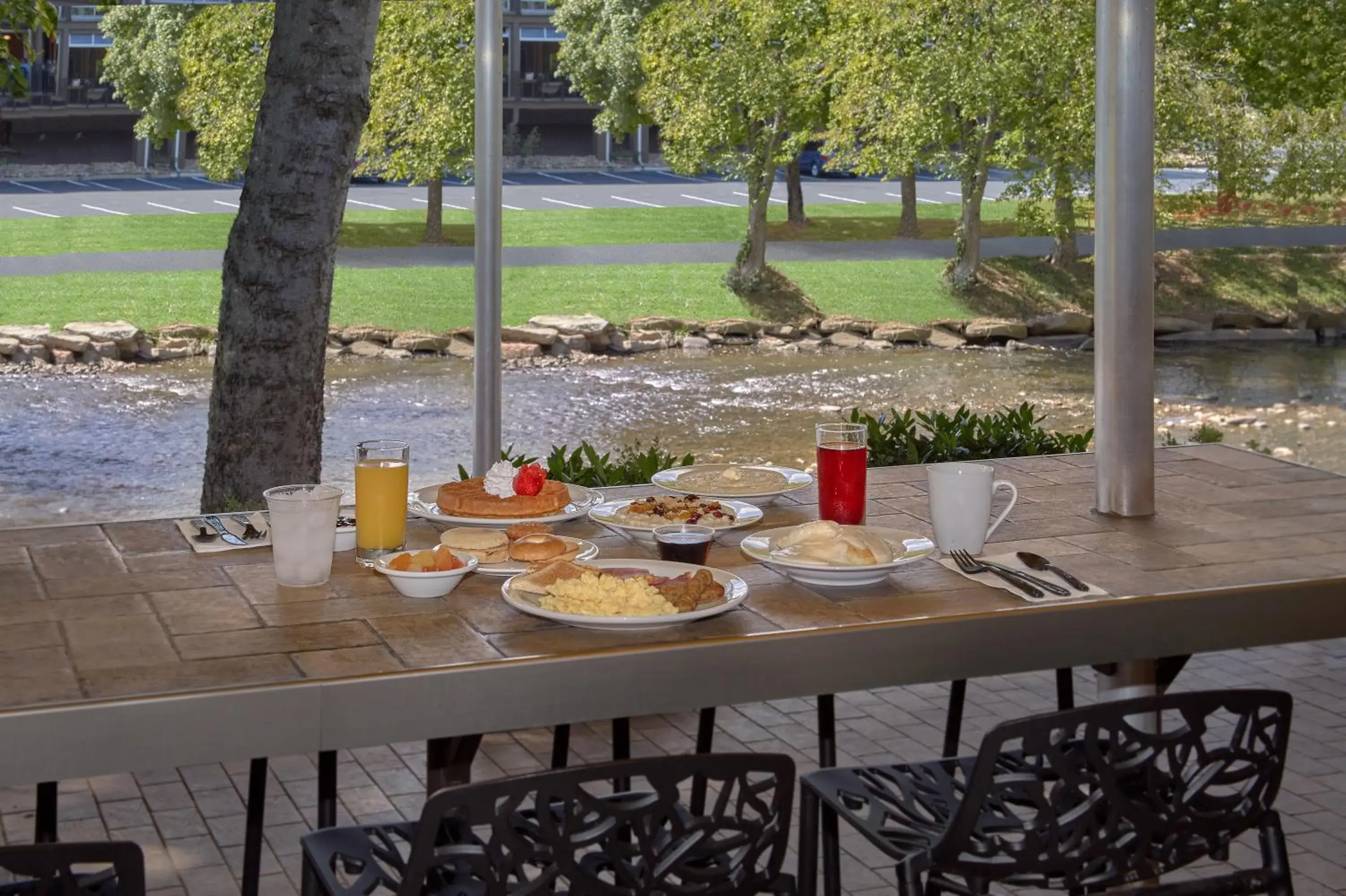 Breakfast in The Inn On The River Breakfast in The Inn On The River