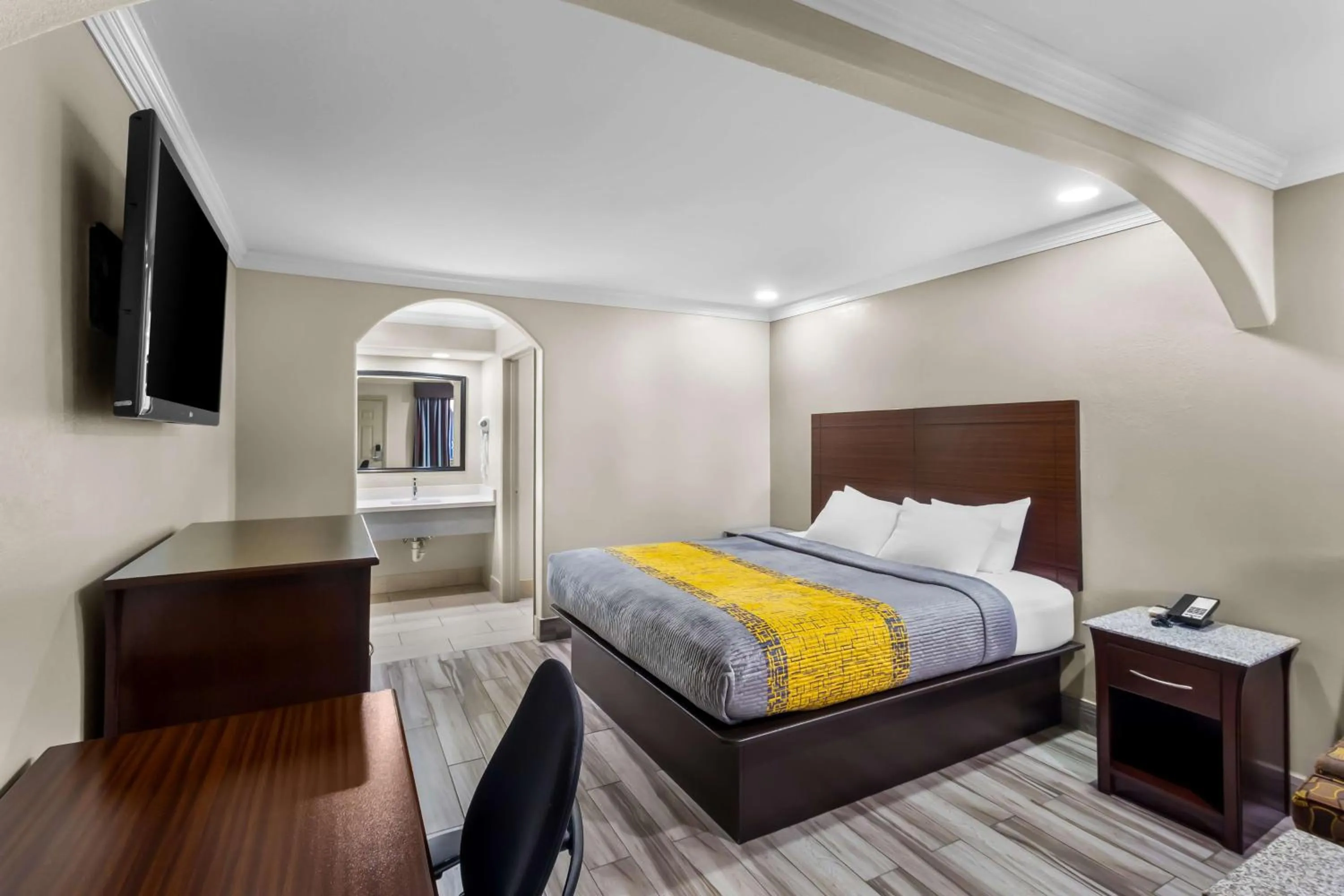 Photo of the whole room, Bed in Americas Best Value Inn Houston Heights at I-45