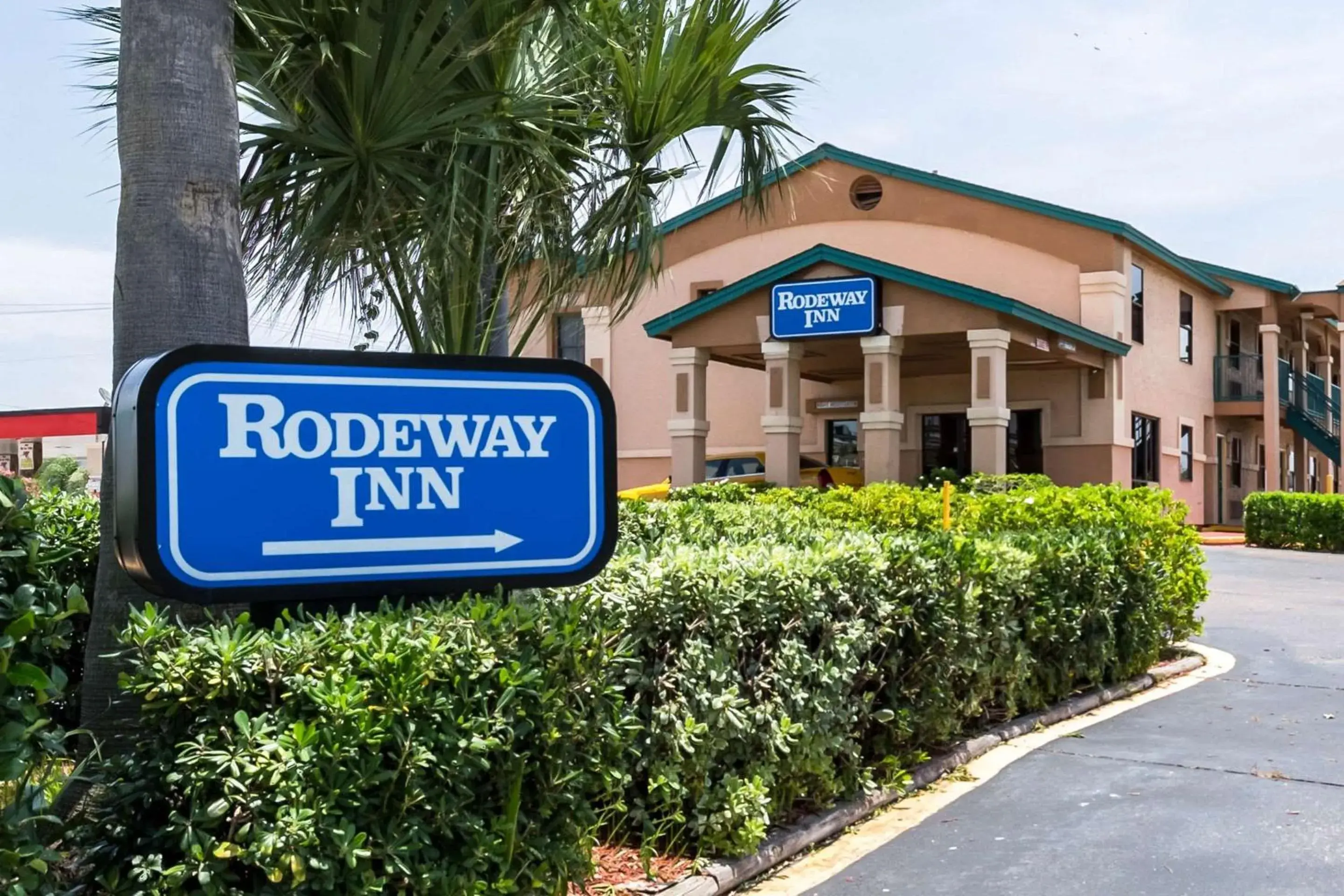 Property building in Rodeway Inn - Galveston