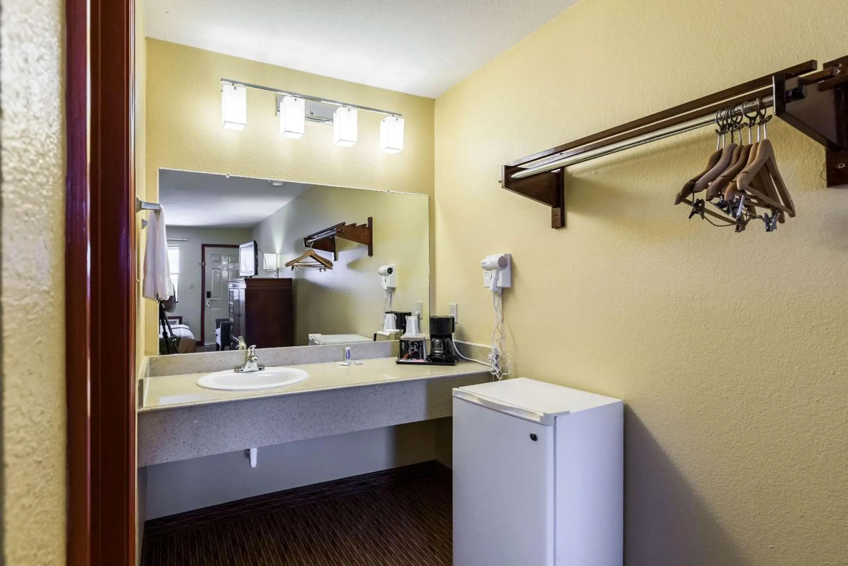 Photo of the whole room, Bathroom in Rodeway Inn - Galveston