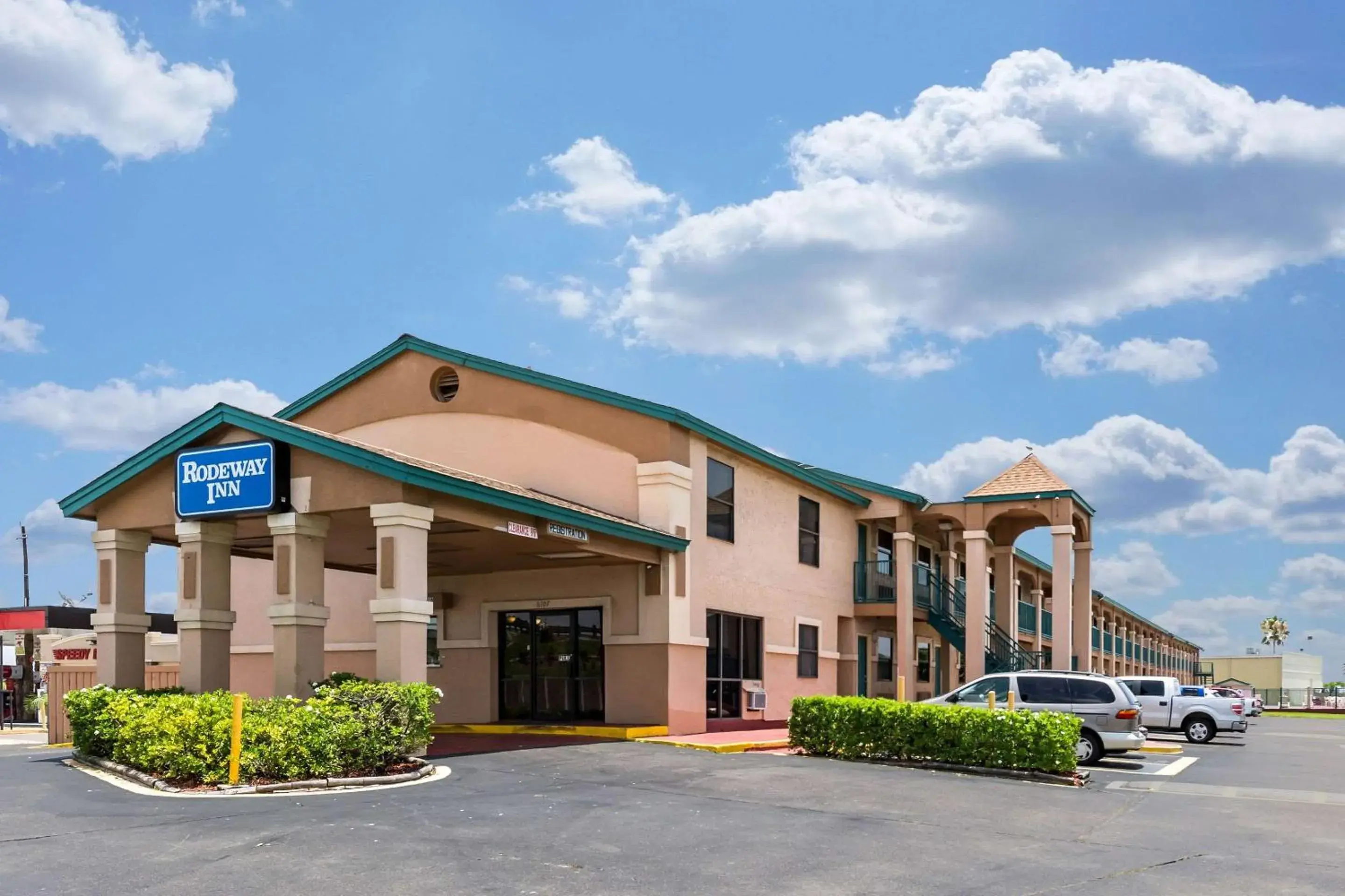 Property Building in Rodeway Inn - Galveston