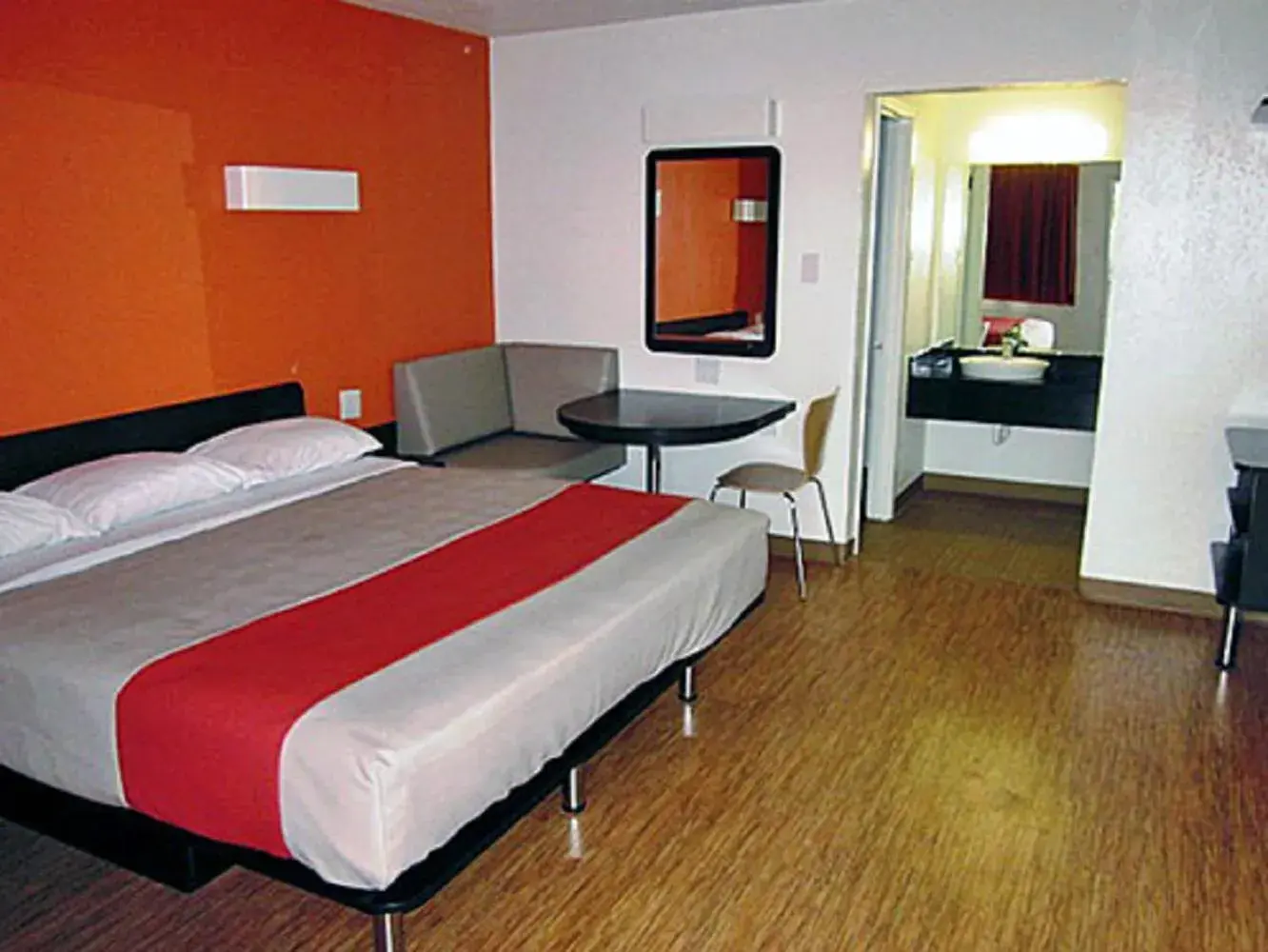 King Room - Non-Smoking in Motel 6-Stephenville, TX King Room - Non-Smoking in Motel 6-Stephenville, TX