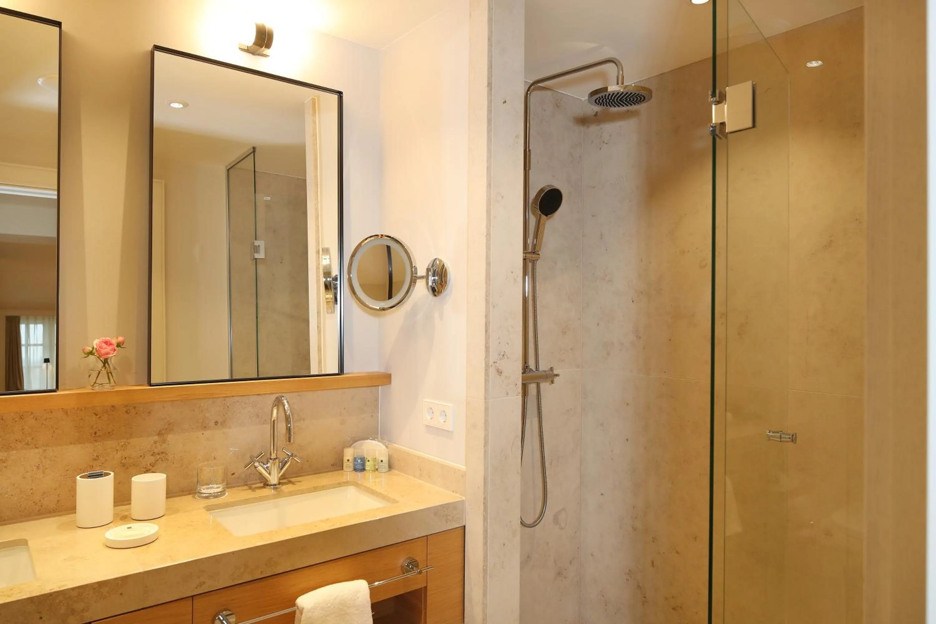 Decorative detail in Landhaus Severin's Morsum Kliff