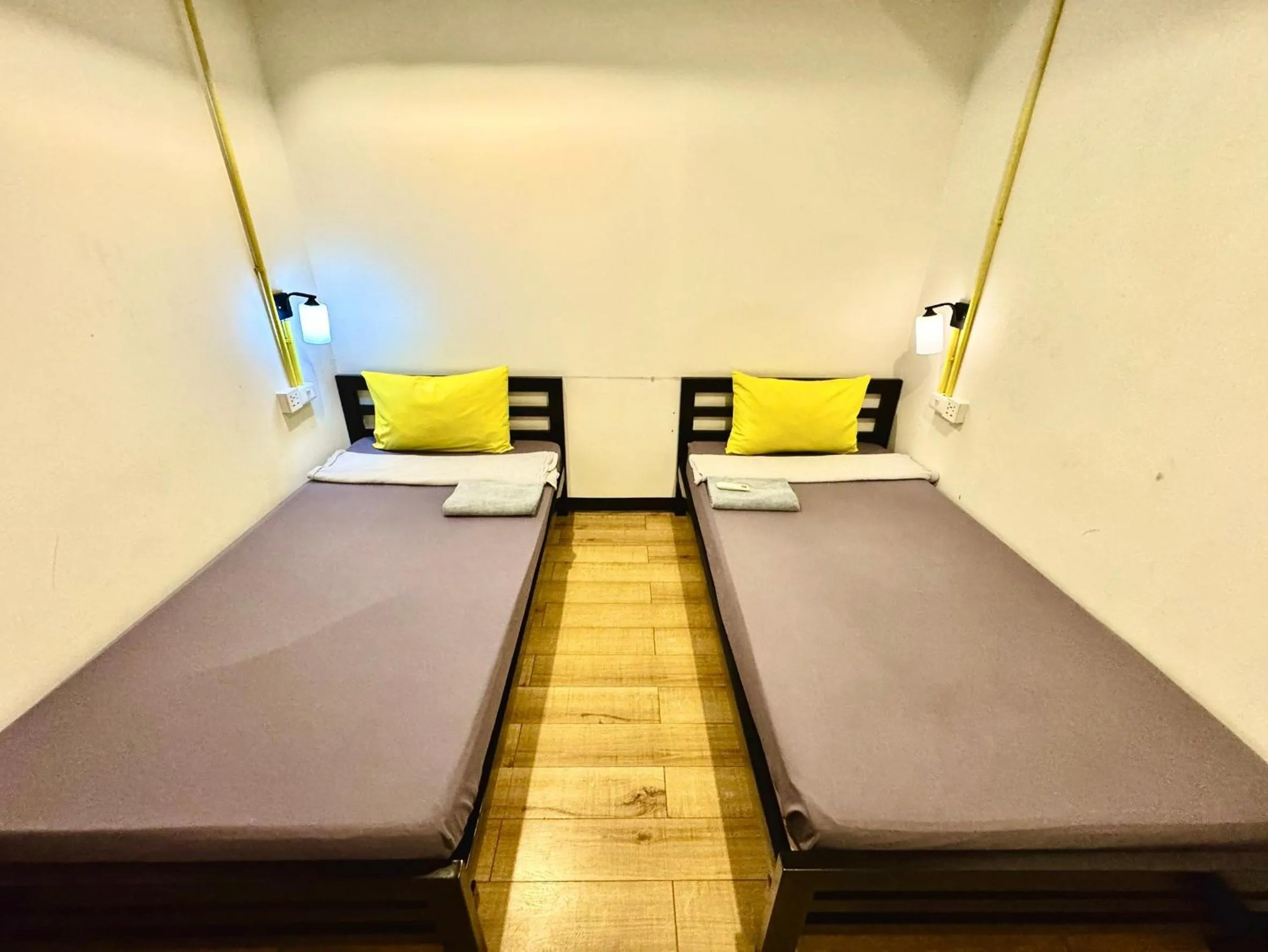 Photo of the whole room, Bed in Best Bed Suvarnabhumi Hostel