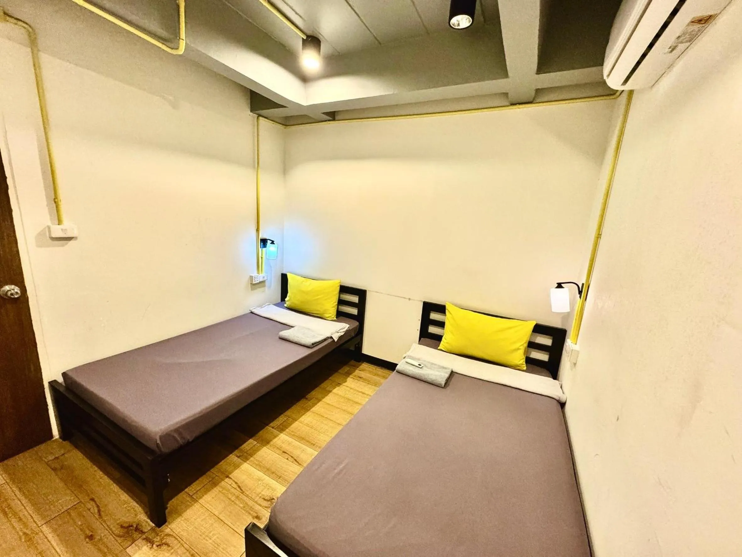 Photo of the whole room, Bed in Best Bed Suvarnabhumi Hostel