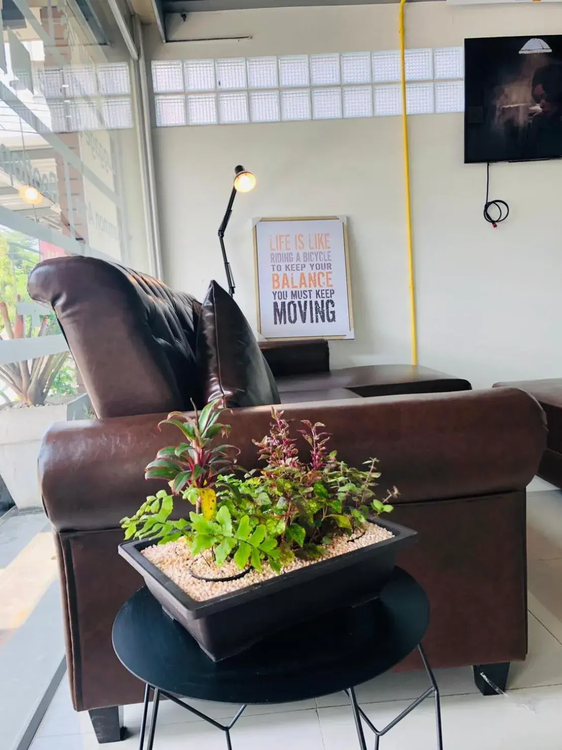 Living room in Best Bed Suvarnabhumi Hostel Living room in Best Bed Suvarnabhumi Hostel