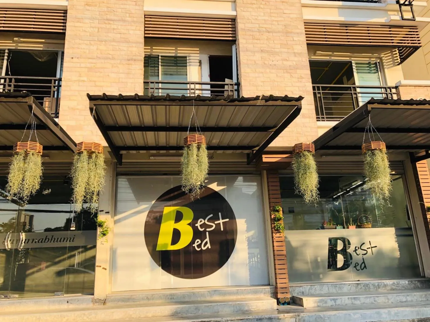 Facade/entrance in Best Bed Suvarnabhumi Hostel