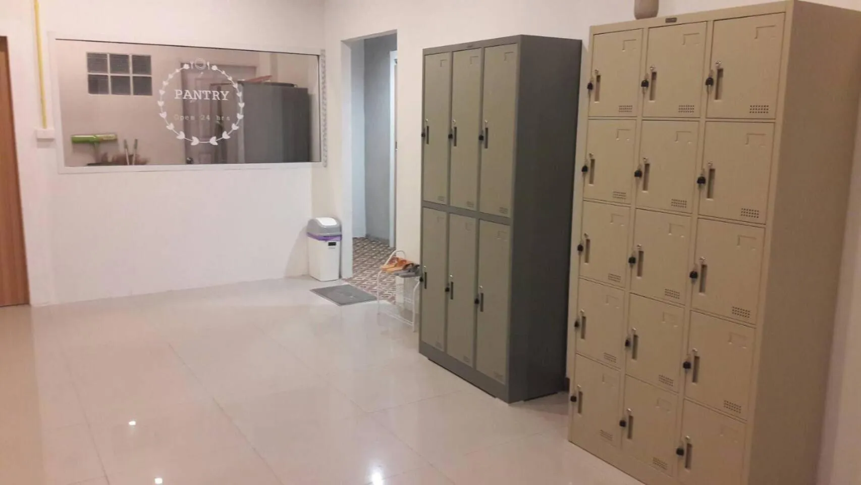 microwave in Best Bed Suvarnabhumi Hostel