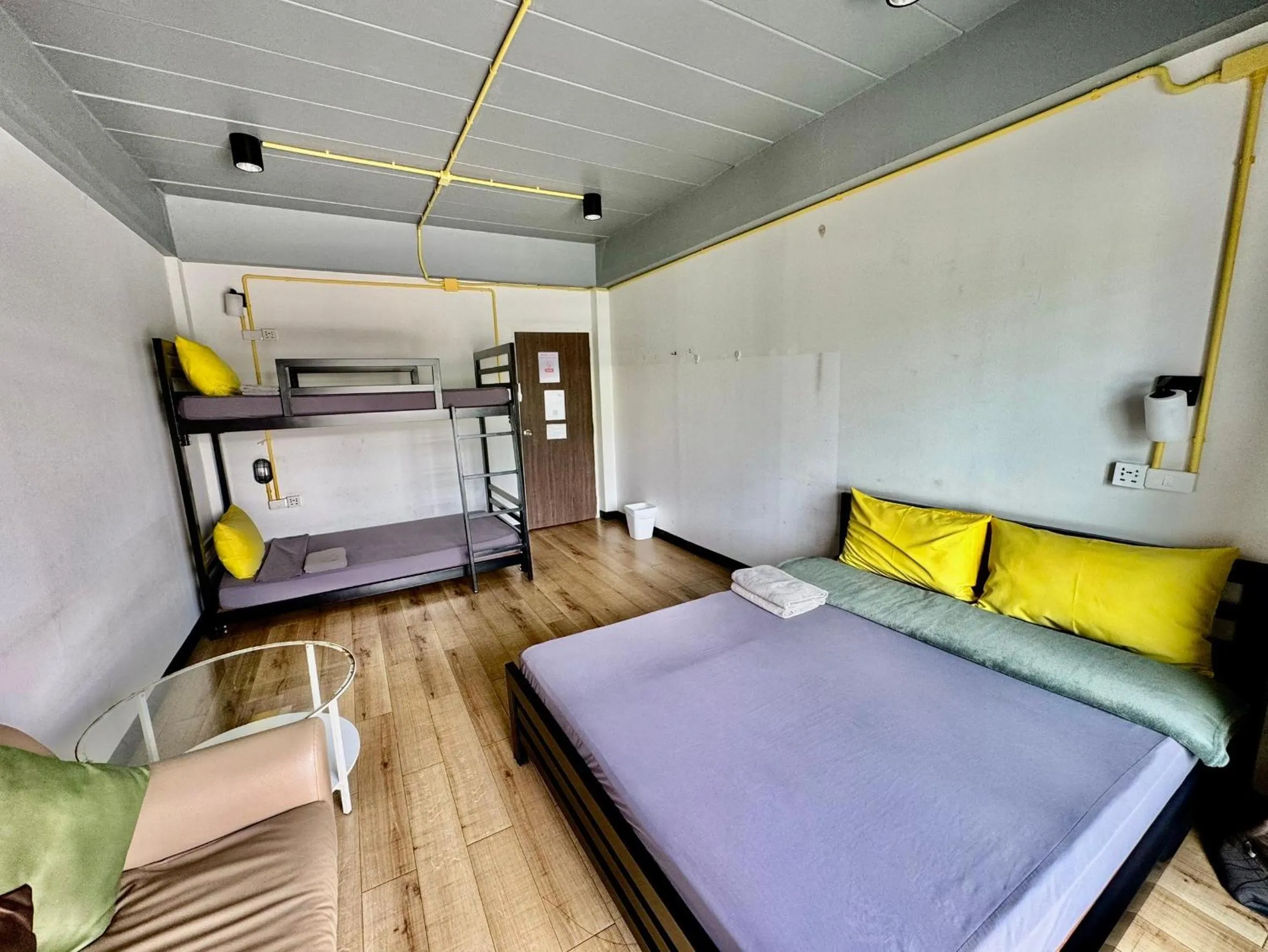 Photo of the whole room, Bed in Best Bed Suvarnabhumi Hostel