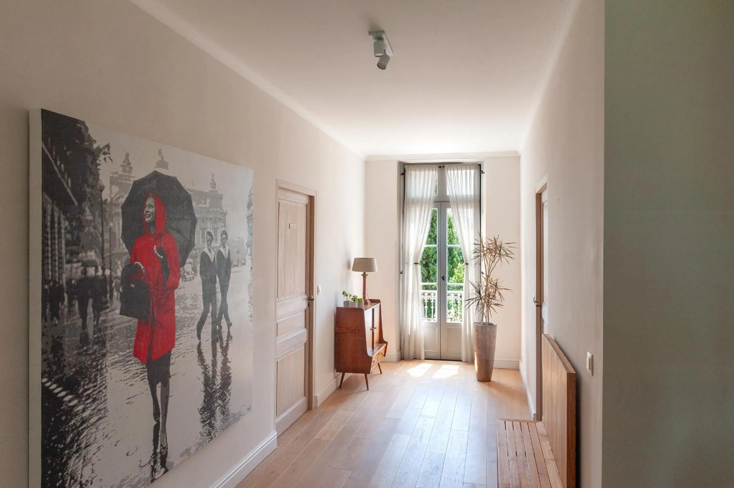 Facade/entrance in B&B La Mirande de Saint-Clar