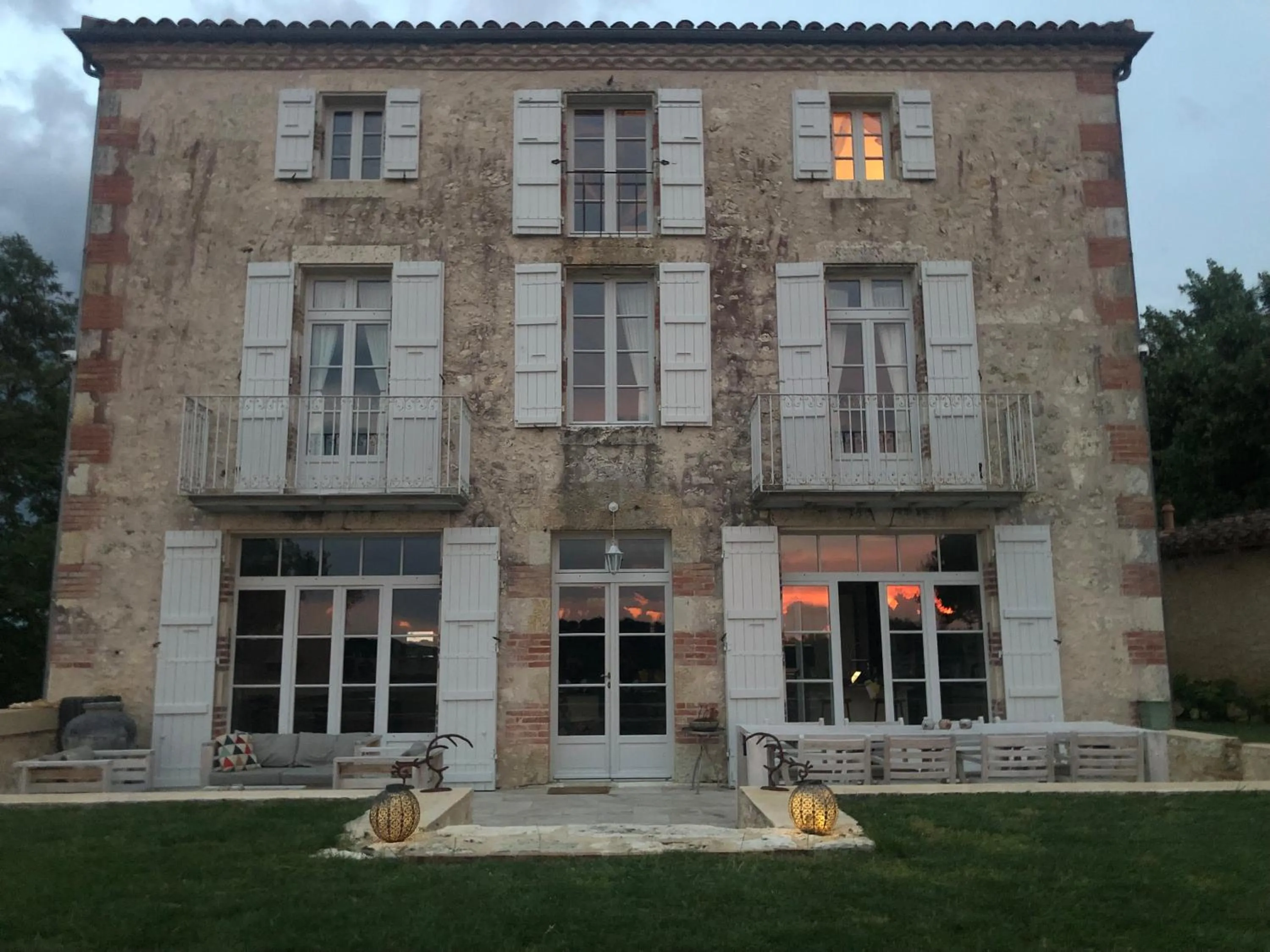 Property building in B&B La Mirande de Saint-Clar