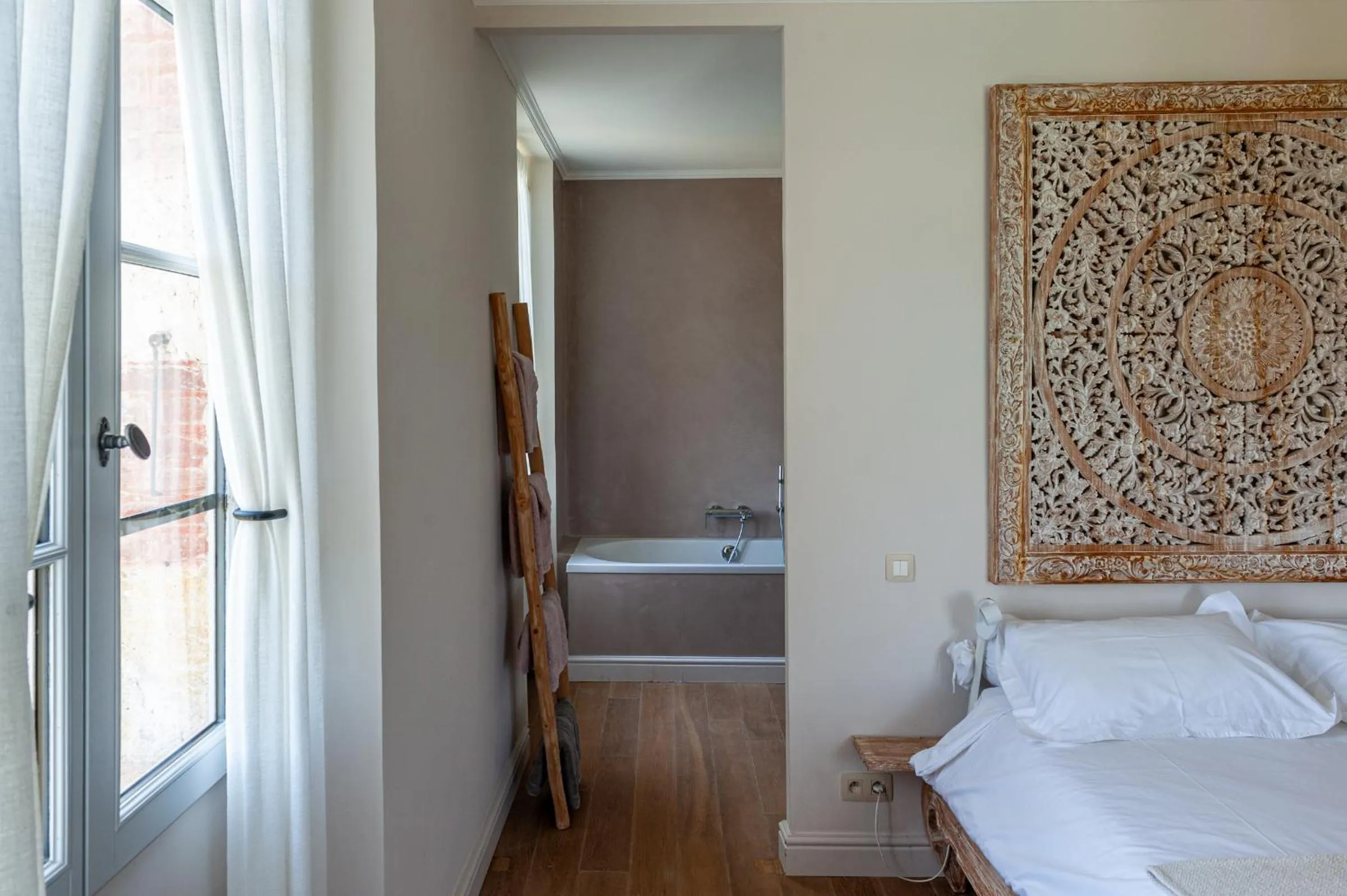 Bathroom, Bed in B&B La Mirande de Saint-Clar