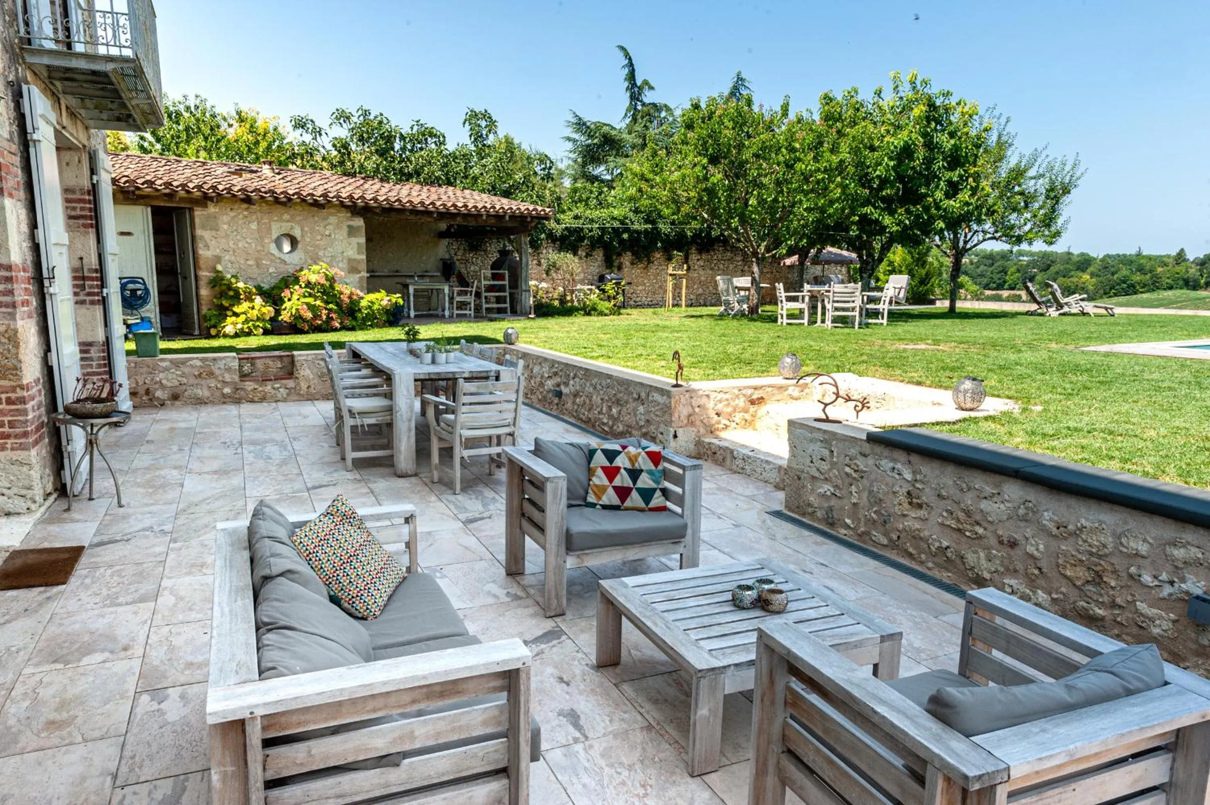 Garden in B&B La Mirande de Saint-Clar