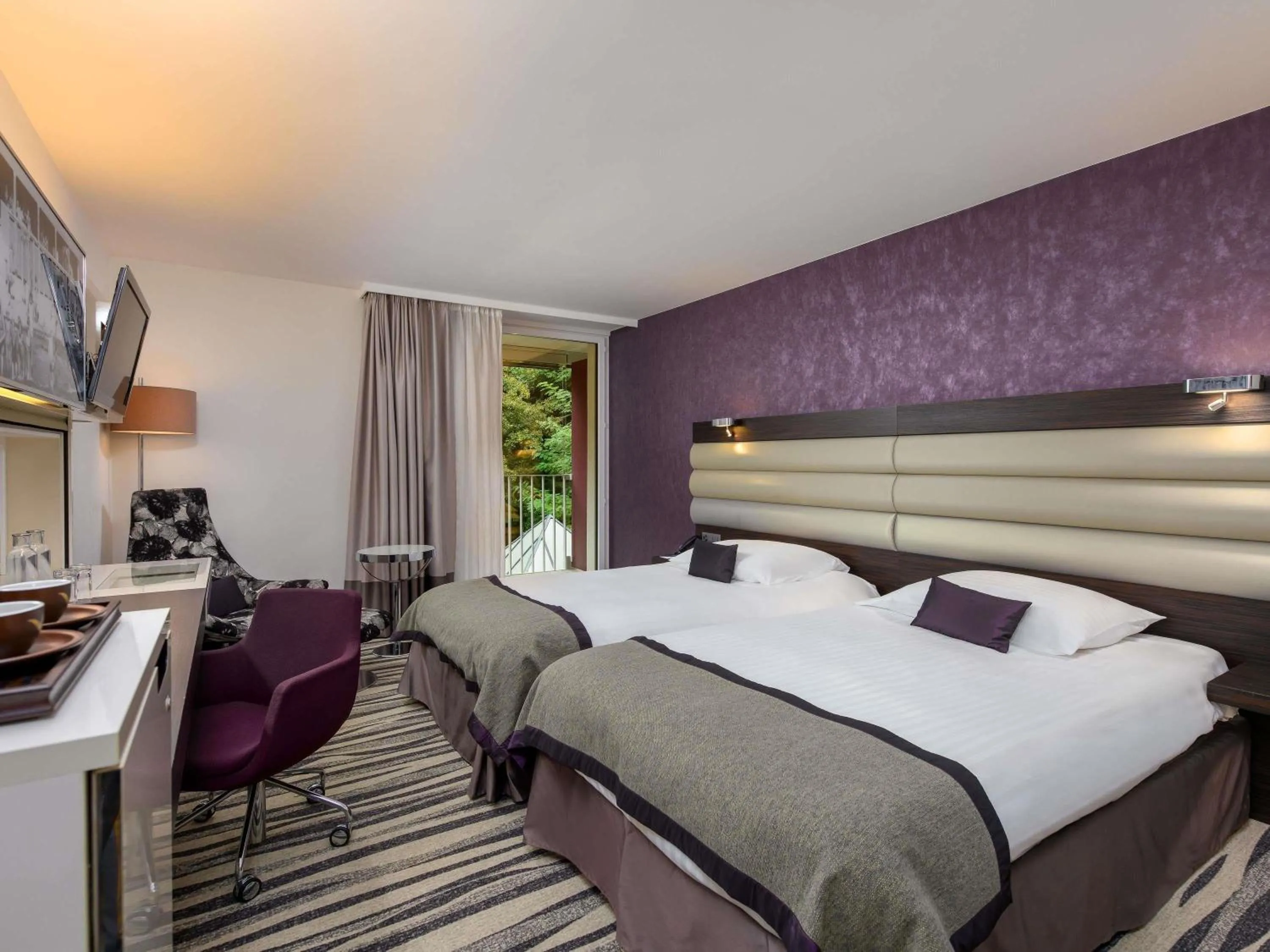 Bedroom, Bed in Mövenpick Hotel Lausanne