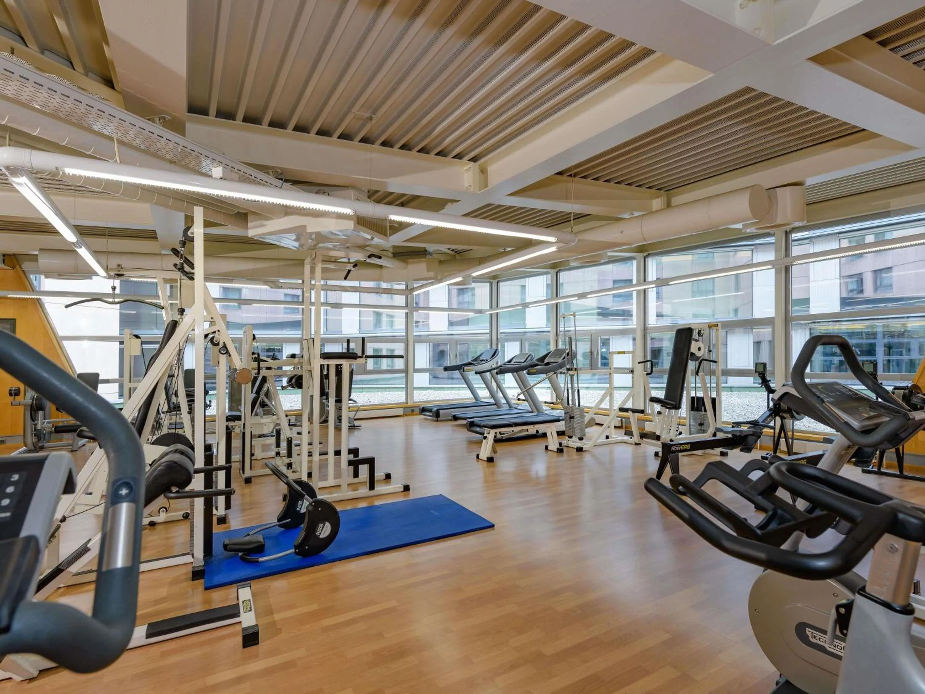 Fitness centre/facilities in Mövenpick Hotel Lausanne