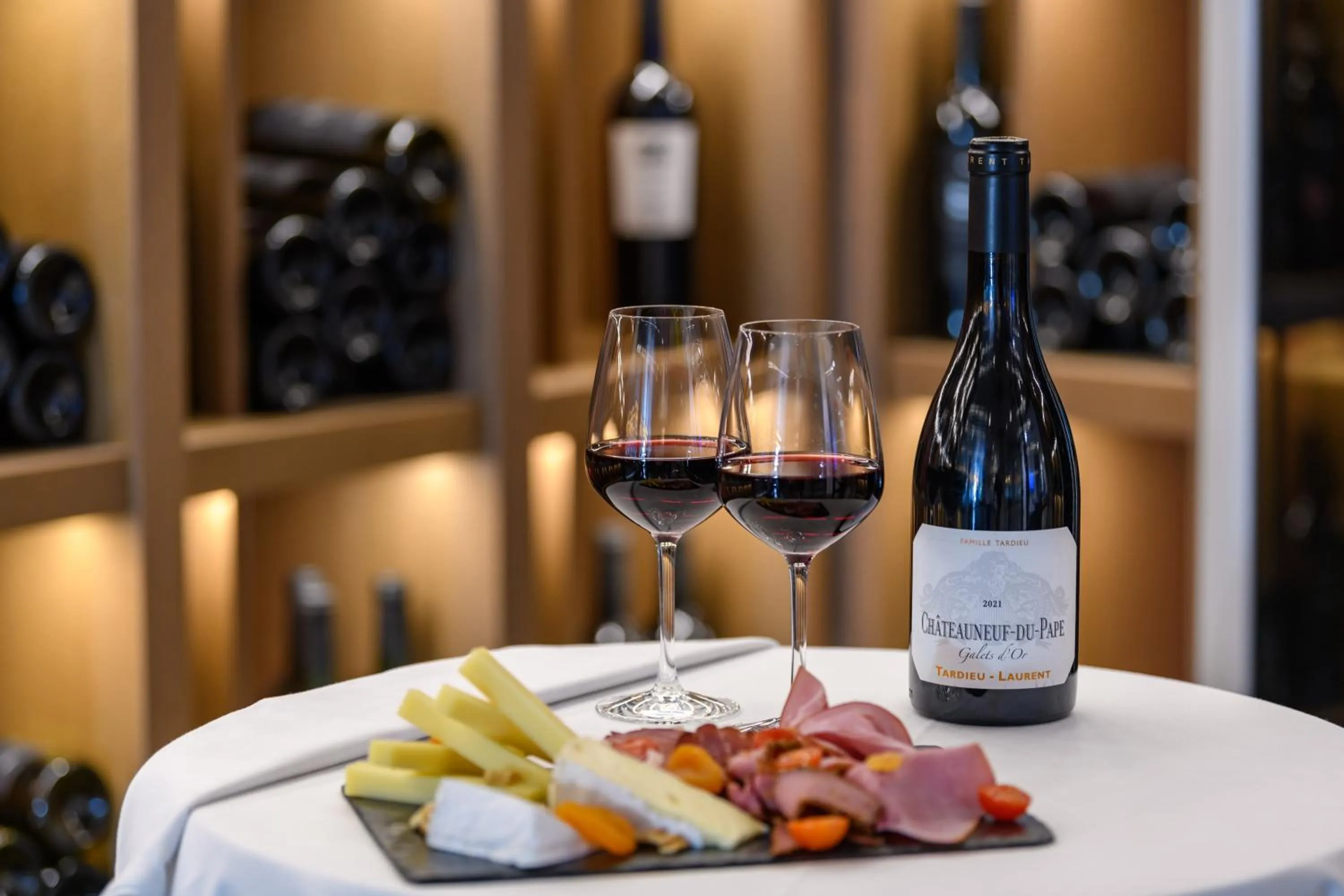 Lounge or bar in Mövenpick Hotel Lausanne