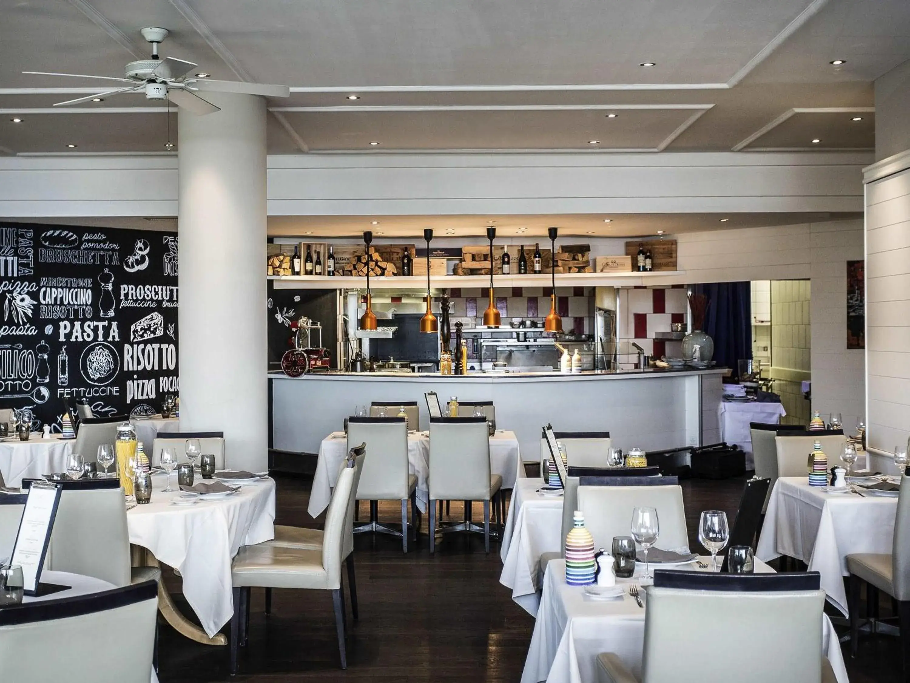 Restaurant/places to eat in Mövenpick Hotel Lausanne Restaurant/places to eat in Mövenpick Hotel Lausanne