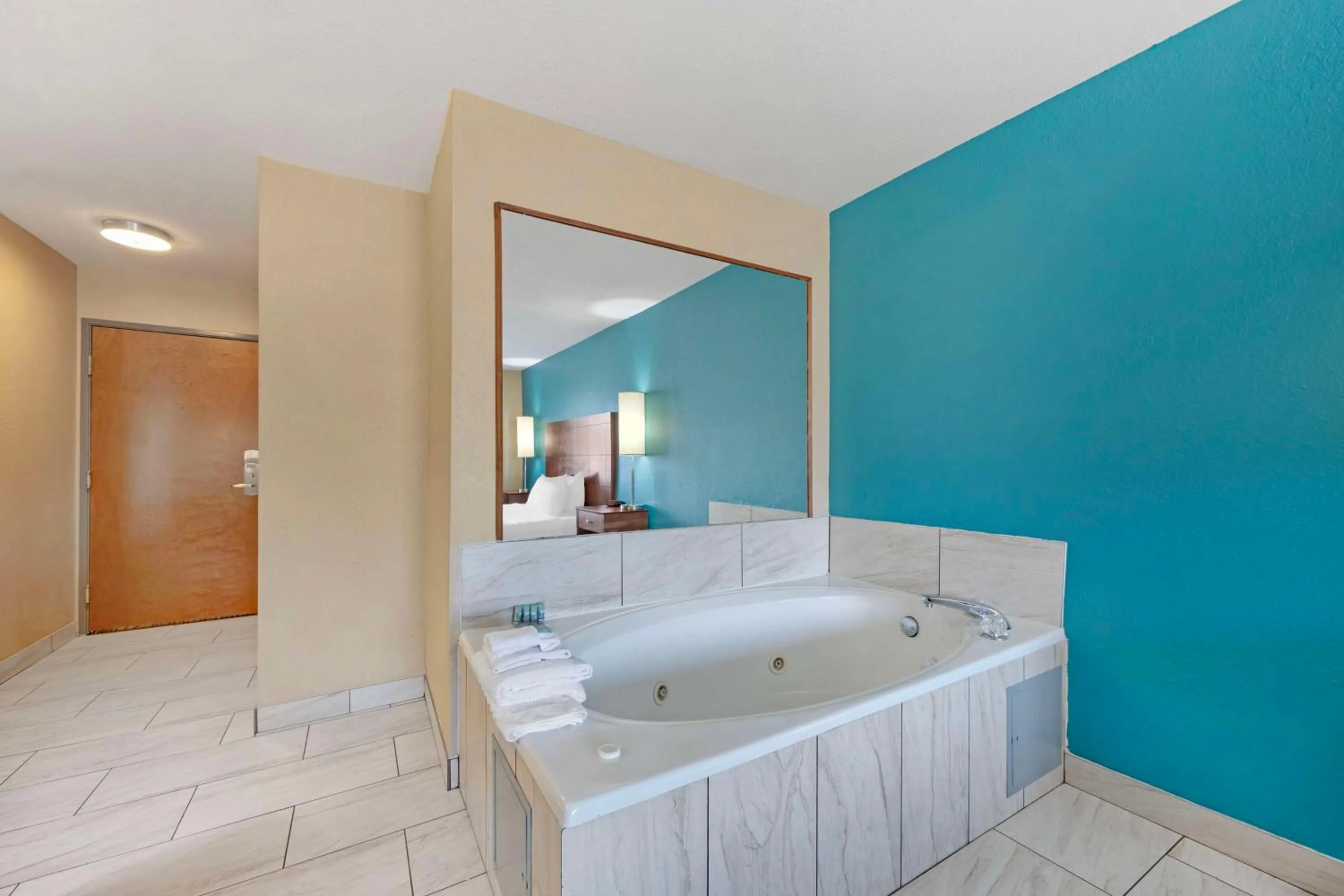 Bedroom in Best Western Central City