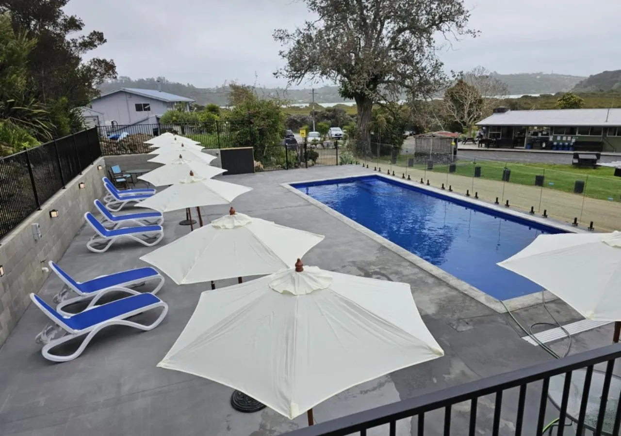 Swimming pool in Russell-Orongo Bay Holiday Park