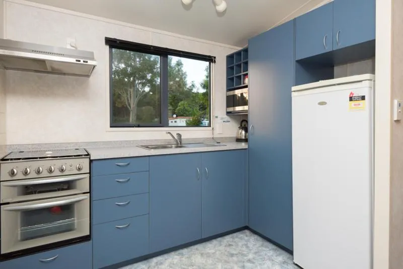 Kitchen or kitchenette in Russell-Orongo Bay Holiday Park