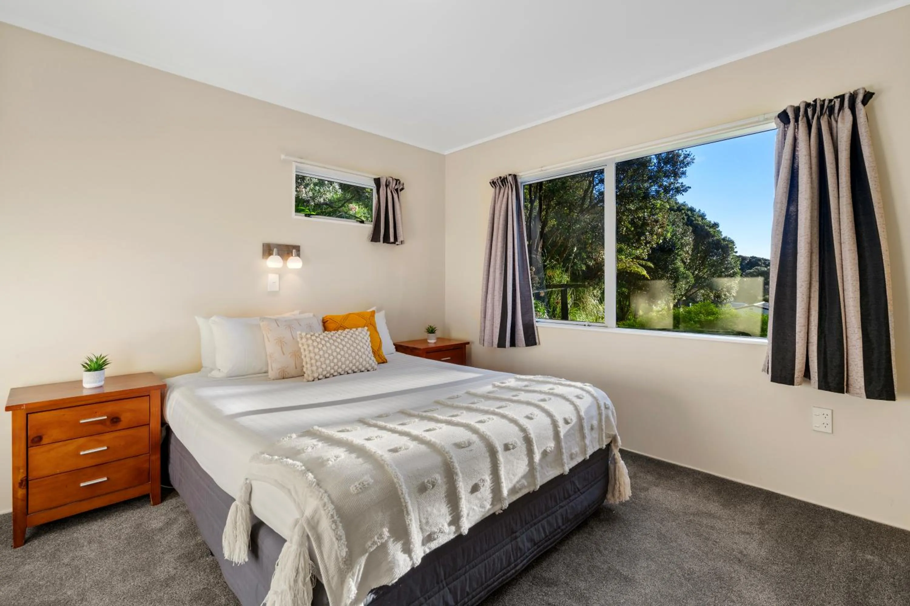 Bed in Tasman Holiday Parks - Ohiwa