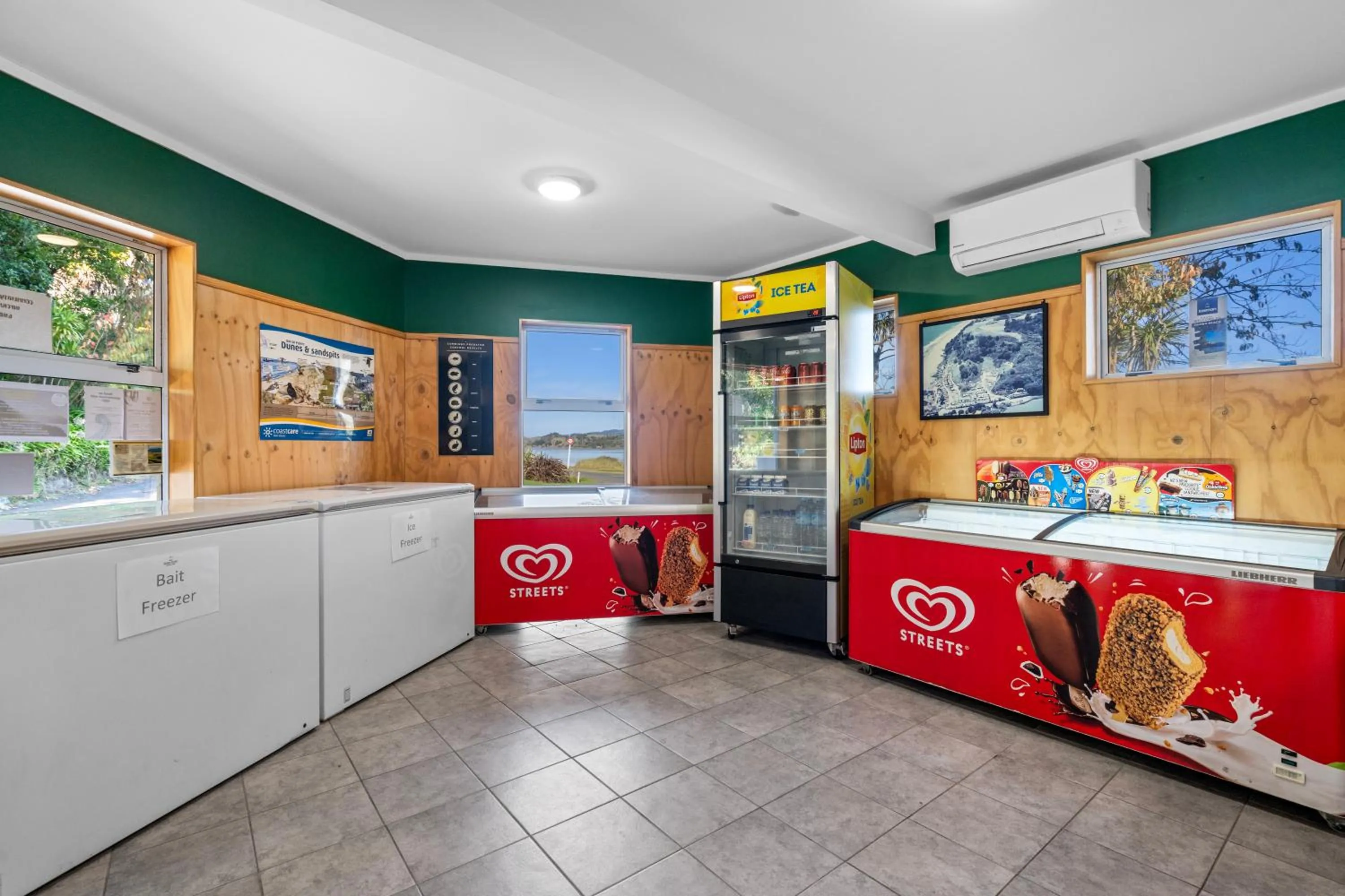 Bed in Tasman Holiday Parks - Ohiwa