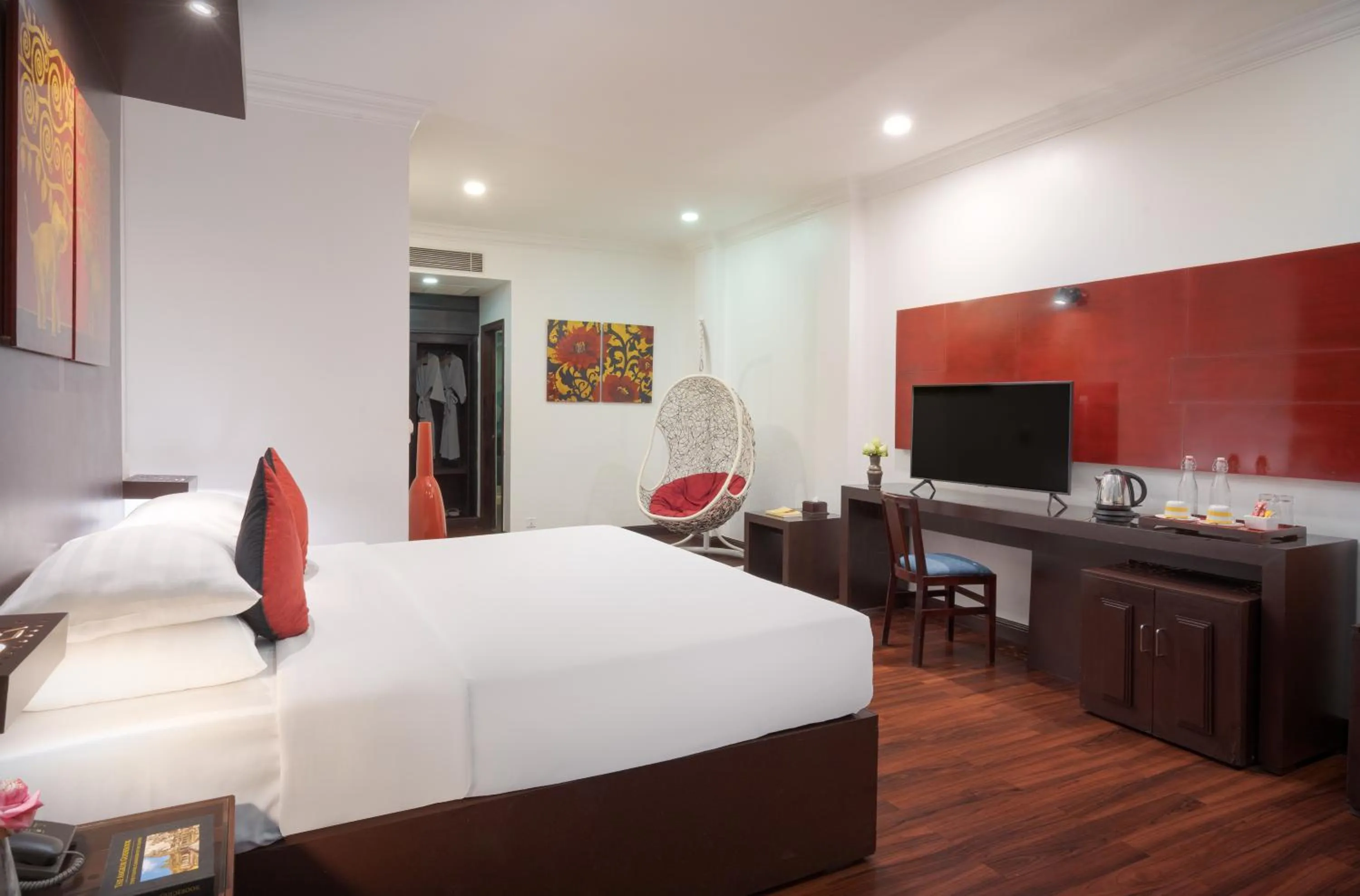 Bed in Memoire d' Angkor Boutique Hotel