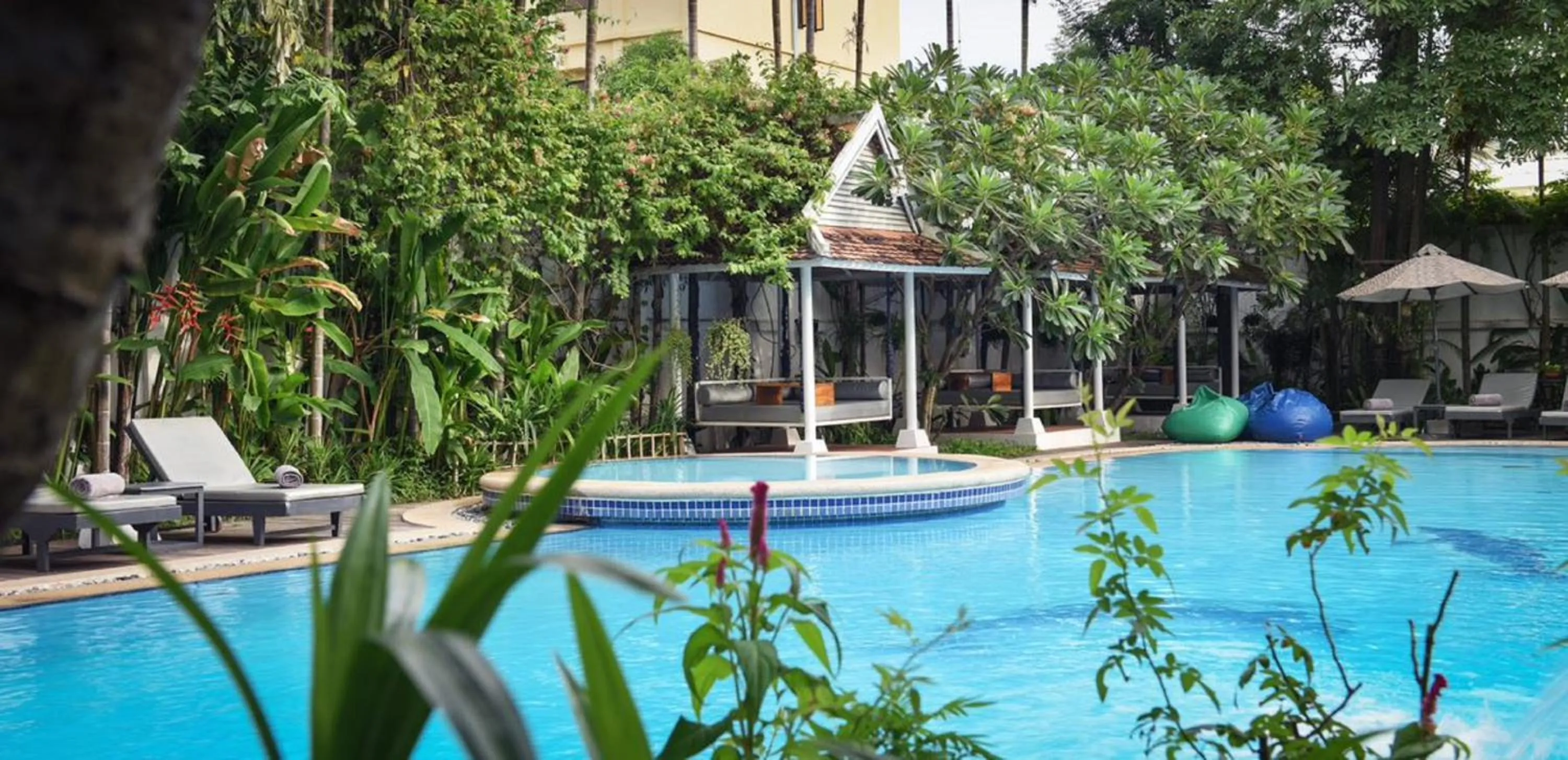 Swimming pool in Memoire d' Angkor Boutique Hotel