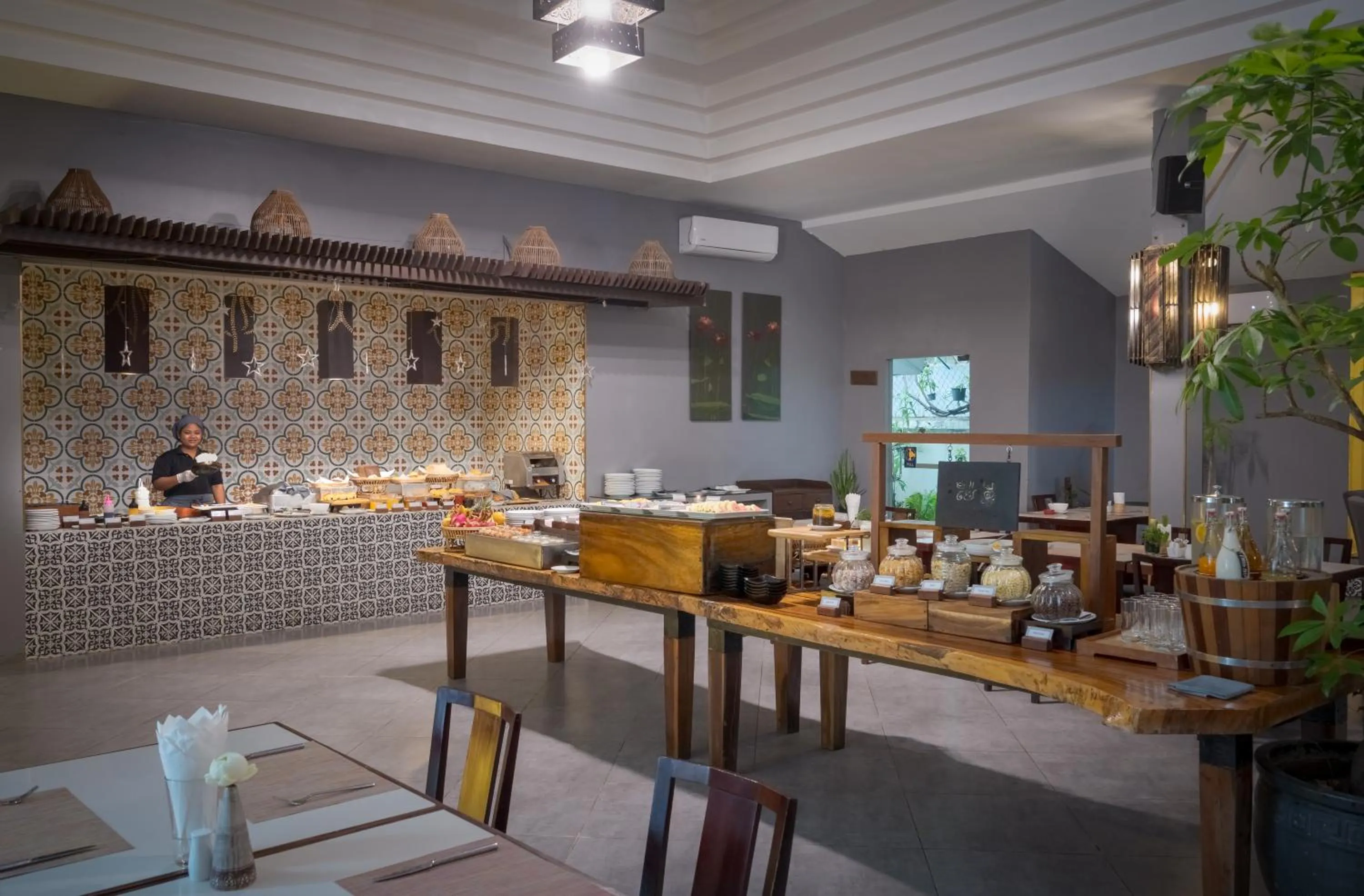 Restaurant/places to eat in Memoire d' Angkor Boutique Hotel