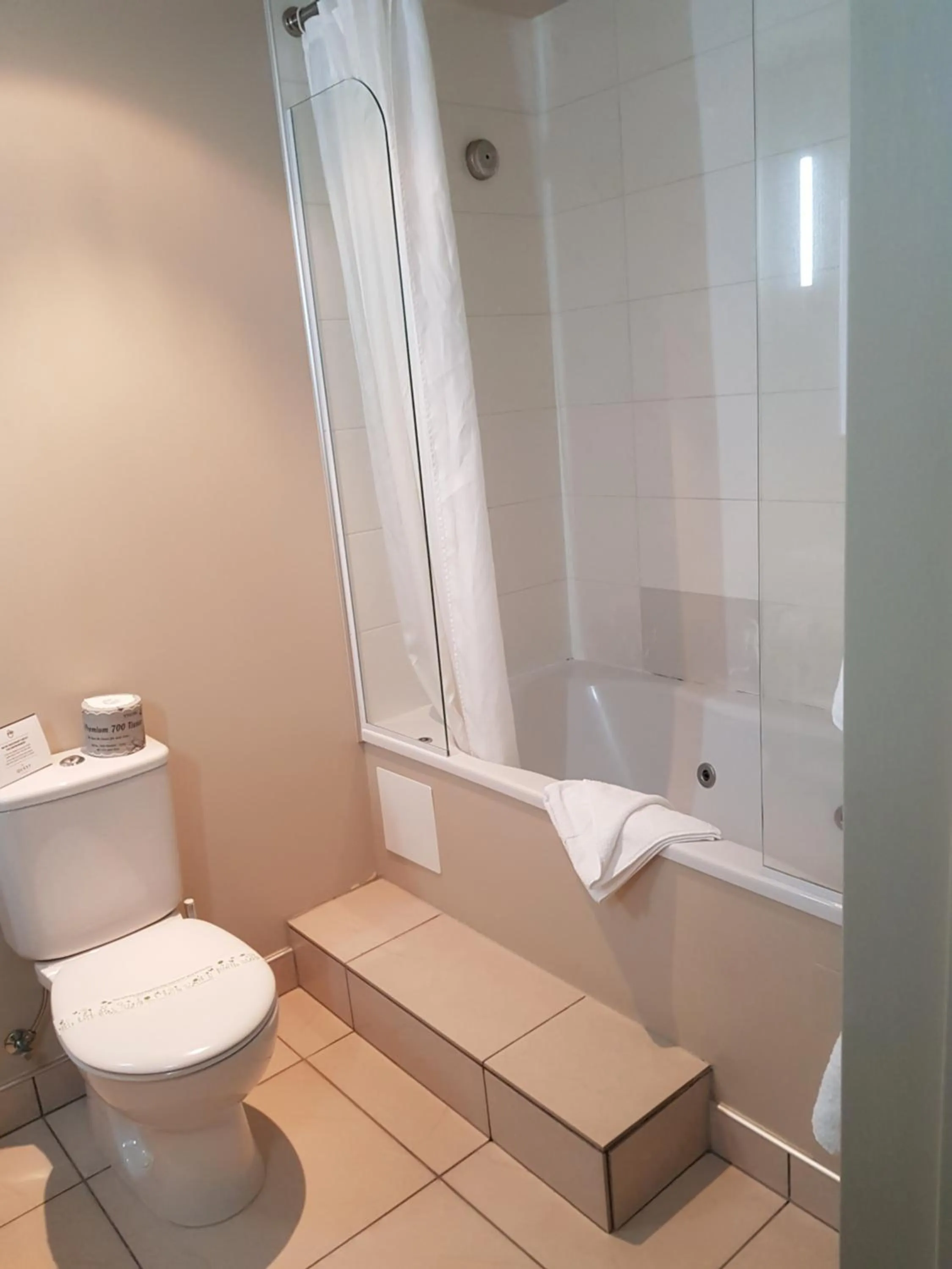 Bath in Quest on Durham