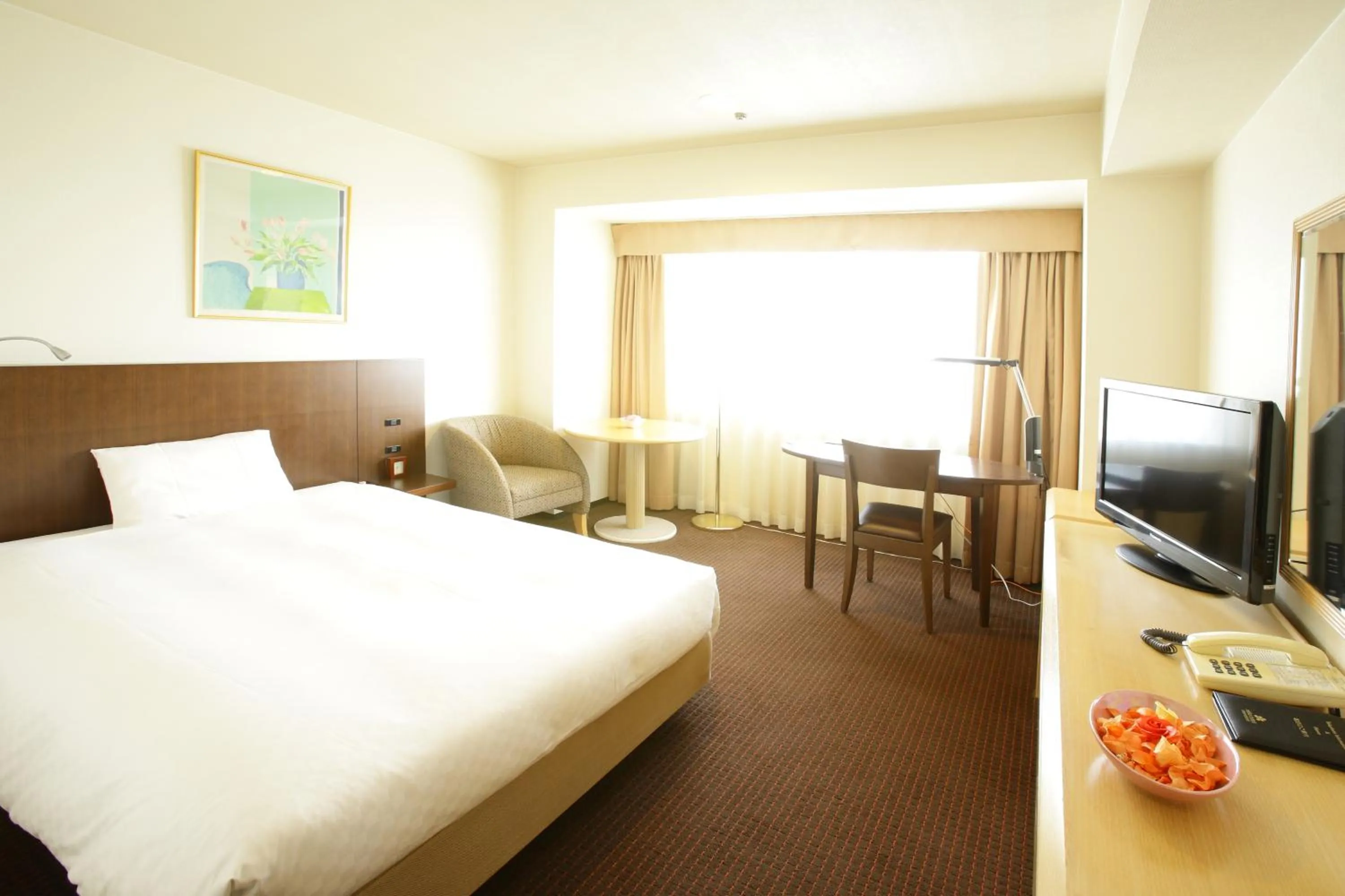 Photo of the whole room, Bed in Loisir Hotel Toyohashi