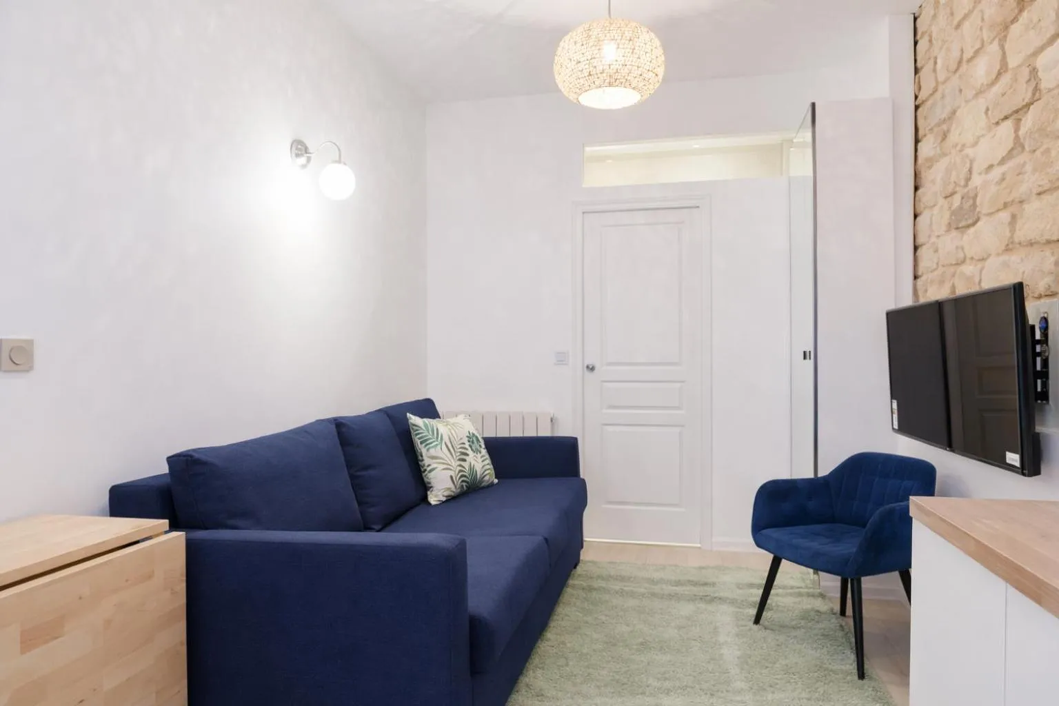 Studio near Le Moulin Rouge and Montmartre