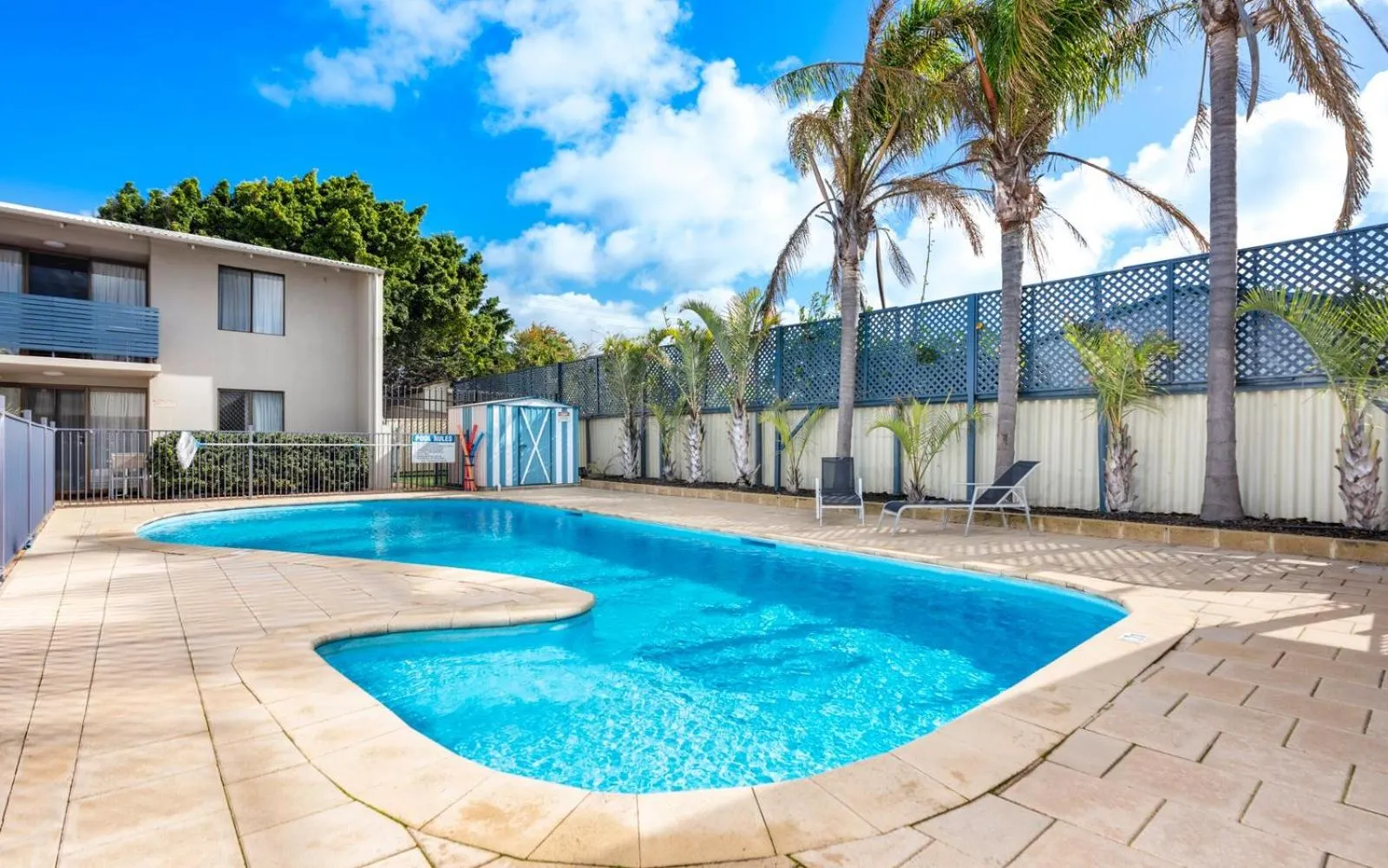 Swimming pool in Sails Motel Geraldton