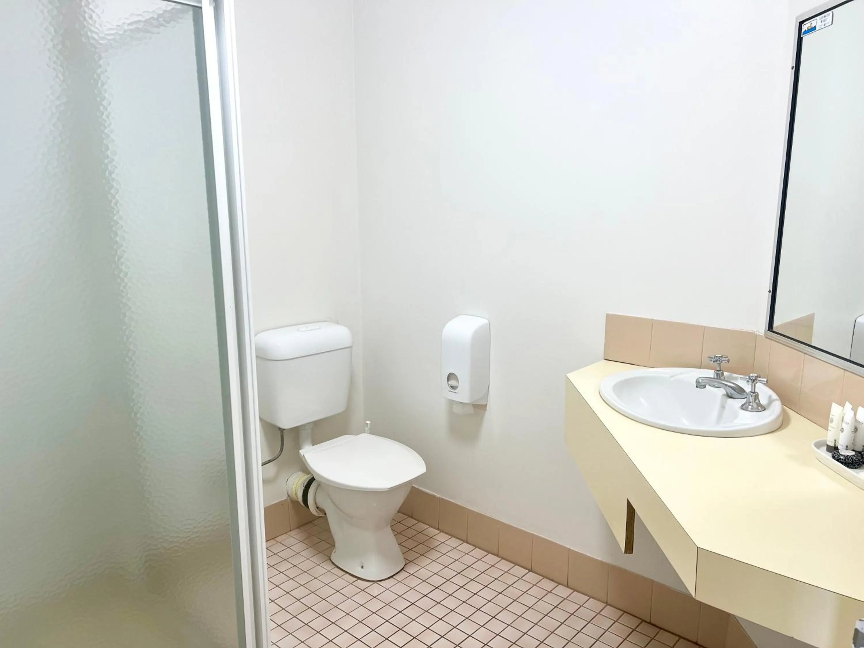 Bathroom in Sails Motel Geraldton