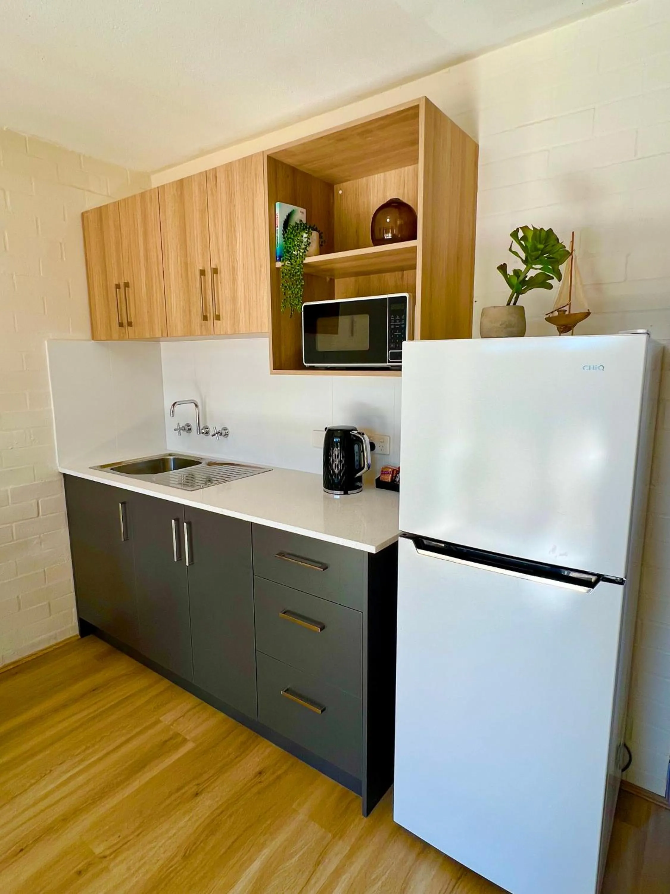 Kitchen or kitchenette in Sails Motel Geraldton