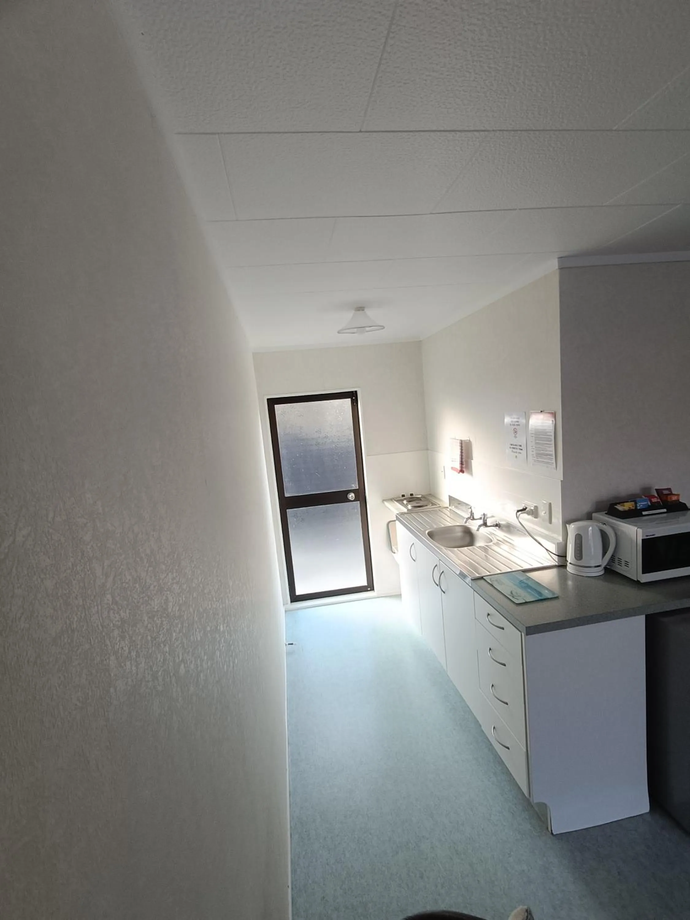 Kitchen or kitchenette in Opononi Lighthouse Motel